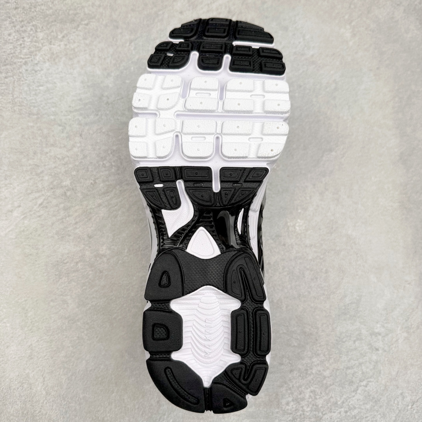 图片[9]-NK Air Max Moto 2K 舒适百搭耐磨 低帮跑步鞋 实拍调校N版已经零色差零失真 百分百还原实物色彩所见即所得 不存在货不对板色差等低级问题 选购参考实物拍摄 不混卖不参货 只用心做好货严格选品 承诺混一赔十 尺码：36 36.5 37.5 38 38.5 39 40 40.5 41 42 42.5 43 44 44.5 45-选品中心