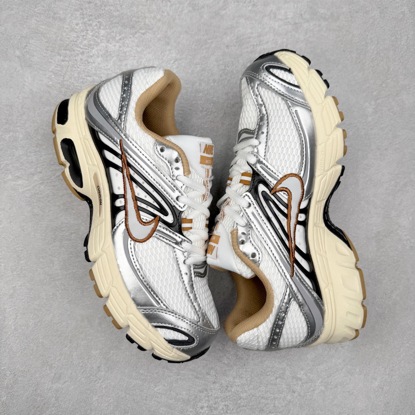 图片[3]-NK Air Max Moto 2K 舒适百搭耐磨 低帮跑步鞋 实拍调校N版已经零色差零失真 百分百还原实物色彩所见即所得 不存在货不对板色差等低级问题 选购参考实物拍摄 不混卖不参货 只用心做好货严格选品 承诺混一赔十 尺码：36 36.5 37.5 38 38.5 39 40 40.5 41 42 42.5 43 44 44.5 45-选品中心