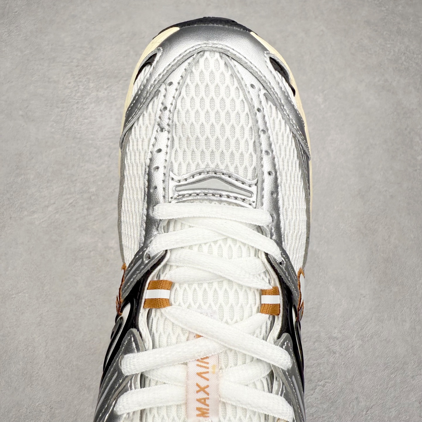 图片[4]-NK Air Max Moto 2K 舒适百搭耐磨 低帮跑步鞋 实拍调校N版已经零色差零失真 百分百还原实物色彩所见即所得 不存在货不对板色差等低级问题 选购参考实物拍摄 不混卖不参货 只用心做好货严格选品 承诺混一赔十 尺码：36 36.5 37.5 38 38.5 39 40 40.5 41 42 42.5 43 44 44.5 45-选品中心