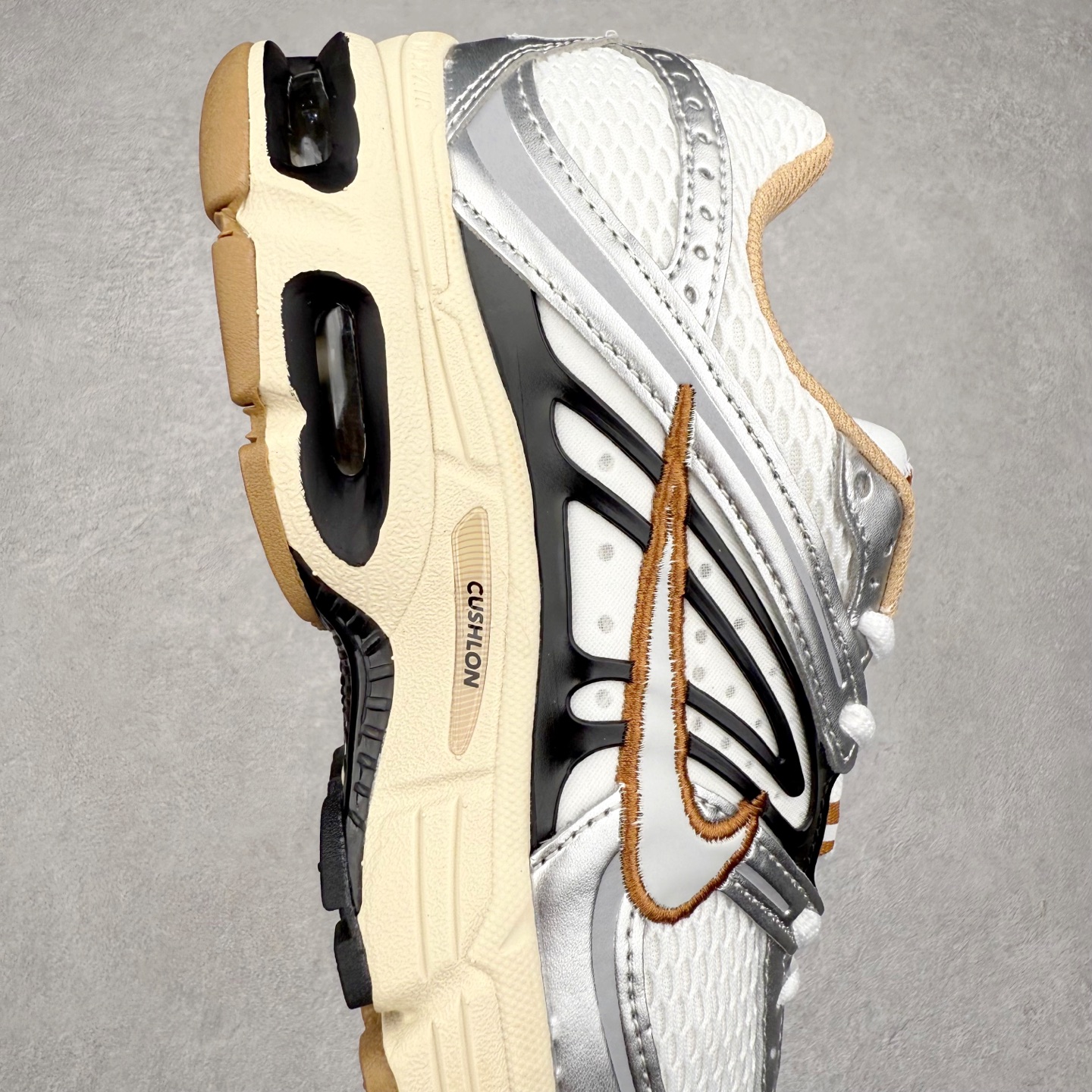 图片[6]-NK Air Max Moto 2K 舒适百搭耐磨 低帮跑步鞋 实拍调校N版已经零色差零失真 百分百还原实物色彩所见即所得 不存在货不对板色差等低级问题 选购参考实物拍摄 不混卖不参货 只用心做好货严格选品 承诺混一赔十 尺码：36 36.5 37.5 38 38.5 39 40 40.5 41 42 42.5 43 44 44.5 45-选品中心