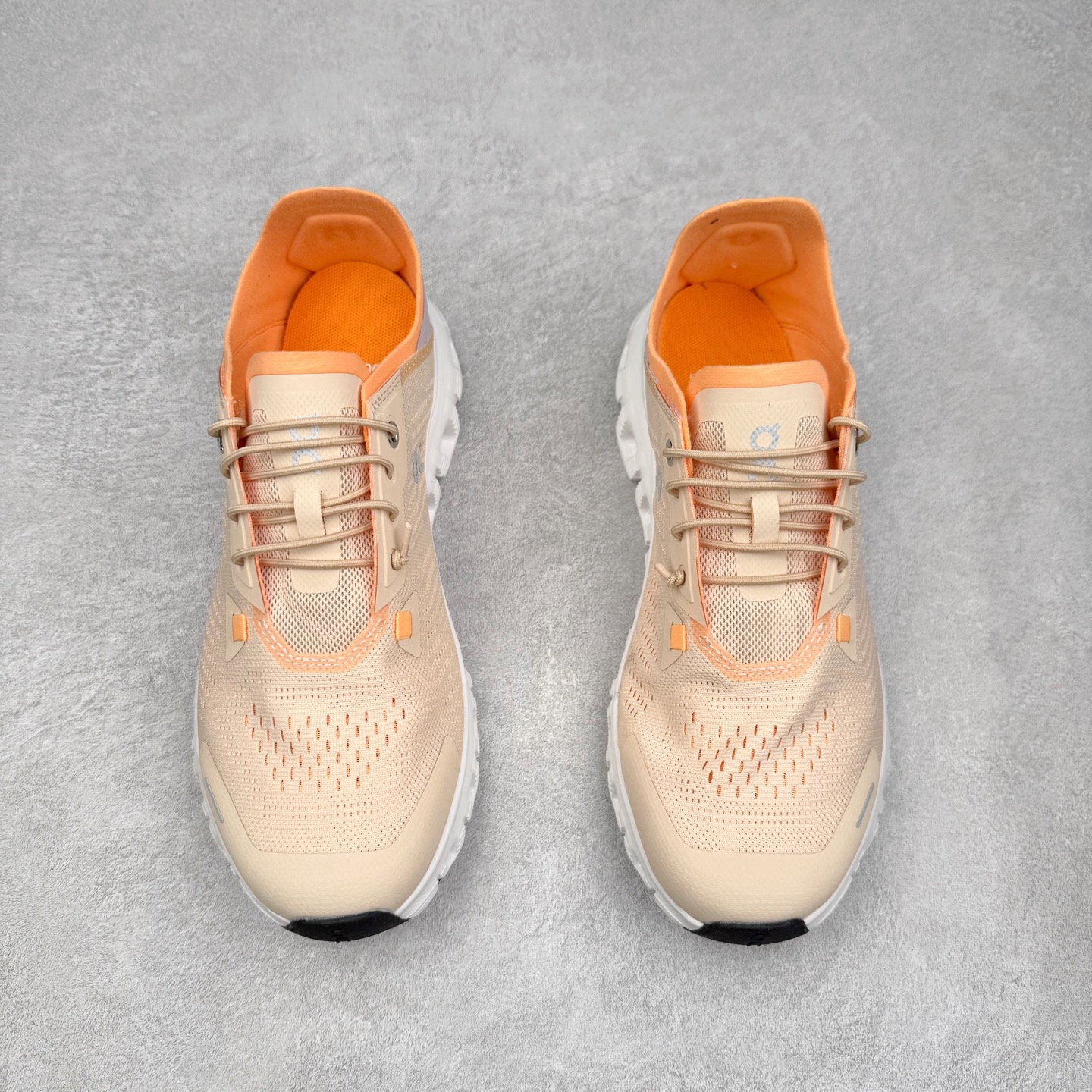 图片[2]-On Cloud 6 Push 昂跑减震生活休闲鞋 此运动品牌 开创于2010年 缓震着陆、强效回弹、轻柔质感的设计构思始终是ON研制关键 与此同时基于“为全球提供革新性的跑步感受”信念 陆续推出了多款跑鞋及其以专业运动人体跑步工程学为设计关键的功能性跑步服饰设备 让跑者不费力气地畅快畅跑 尺码：36 36.5 37.5 38 38.5 39 40 40.5 41 42 42.5 43 44 44.5 45-选品中心