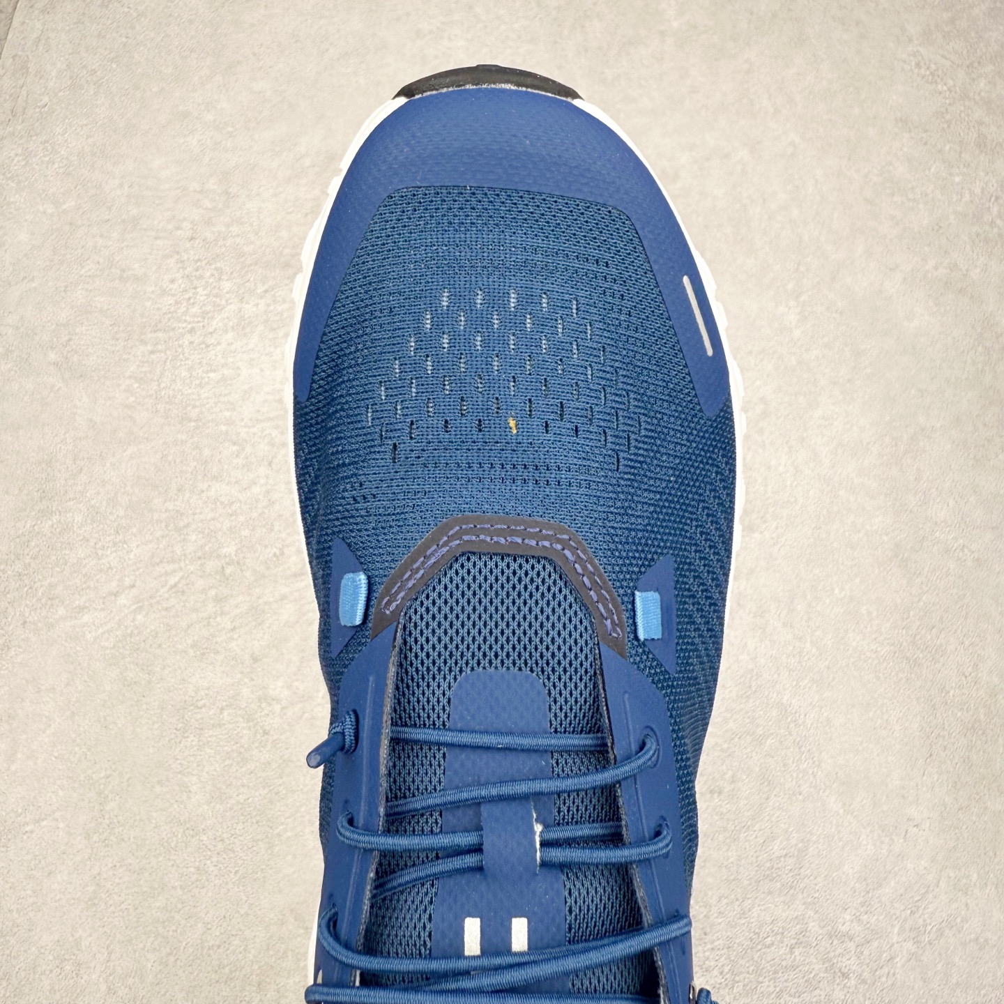 图片[4]-On Cloud 6 Push 昂跑减震生活休闲鞋 此运动品牌 开创于2010年 缓震着陆、强效回弹、轻柔质感的设计构思始终是ON研制关键 与此同时基于“为全球提供革新性的跑步感受”信念 陆续推出了多款跑鞋及其以专业运动人体跑步工程学为设计关键的功能性跑步服饰设备 让跑者不费力气地畅快畅跑 尺码：36 36.5 37.5 38 38.5 39 40 40.5 41 42 42.5 43 44 44.5 45-选品中心