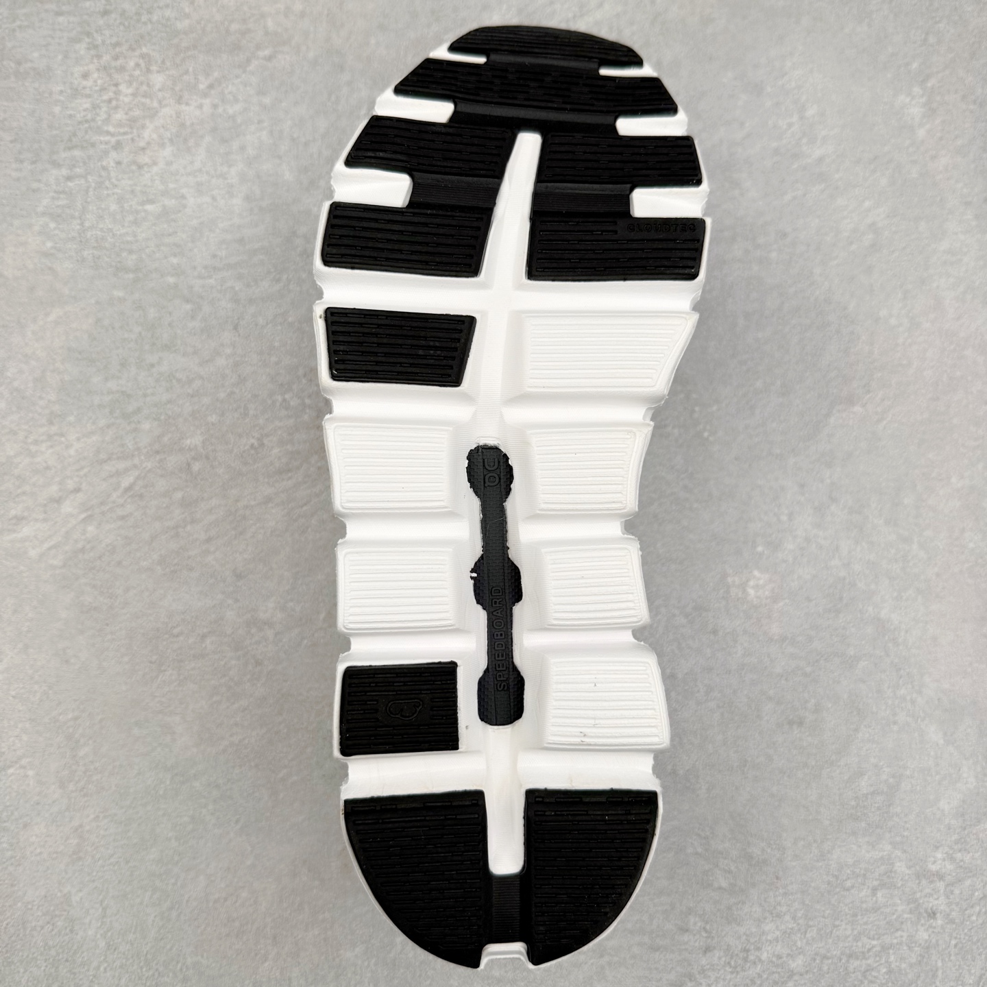 图片[9]-On Cloud 6 Push 昂跑减震生活休闲鞋 此运动品牌 开创于2010年 缓震着陆、强效回弹、轻柔质感的设计构思始终是ON研制关键 与此同时基于“为全球提供革新性的跑步感受”信念 陆续推出了多款跑鞋及其以专业运动人体跑步工程学为设计关键的功能性跑步服饰设备 让跑者不费力气地畅快畅跑 尺码：36 36.5 37.5 38 38.5 39 40 40.5 41 42 42.5 43 44 44.5 45-选品中心