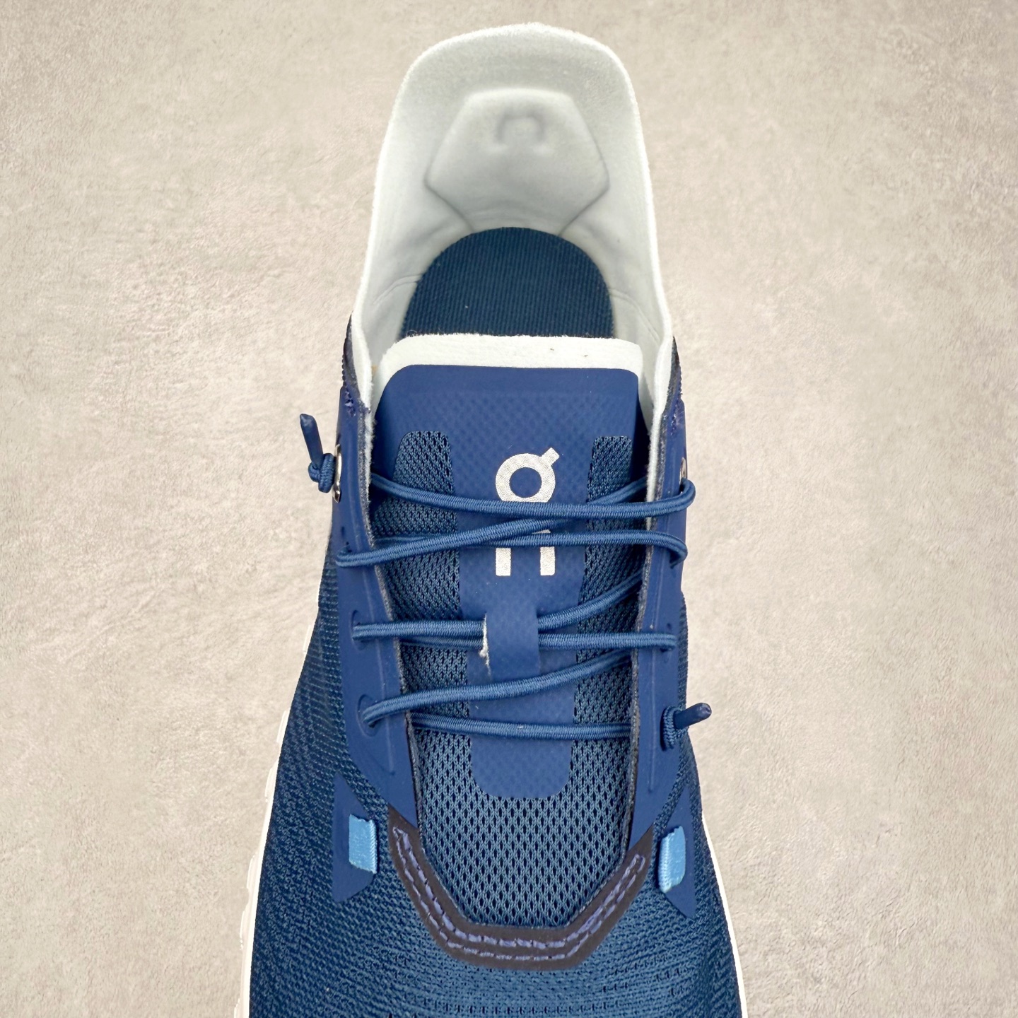 图片[5]-On Cloud 6 Push 昂跑减震生活休闲鞋 此运动品牌 开创于2010年 缓震着陆、强效回弹、轻柔质感的设计构思始终是ON研制关键 与此同时基于“为全球提供革新性的跑步感受”信念 陆续推出了多款跑鞋及其以专业运动人体跑步工程学为设计关键的功能性跑步服饰设备 让跑者不费力气地畅快畅跑 尺码：36 36.5 37.5 38 38.5 39 40 40.5 41 42 42.5 43 44 44.5 45-选品中心