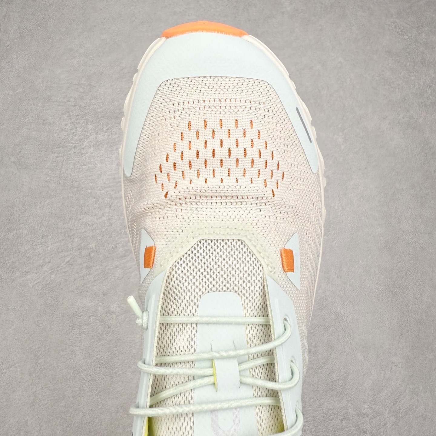 图片[4]-On Cloud 6 Push 昂跑减震生活休闲鞋 此运动品牌 开创于2010年 缓震着陆、强效回弹、轻柔质感的设计构思始终是ON研制关键 与此同时基于“为全球提供革新性的跑步感受”信念 陆续推出了多款跑鞋及其以专业运动人体跑步工程学为设计关键的功能性跑步服饰设备 让跑者不费力气地畅快畅跑 尺码：36 36.5 37.5 38 38.5 39 40 40.5 41 42 42.5 43 44 44.5 45-选品中心