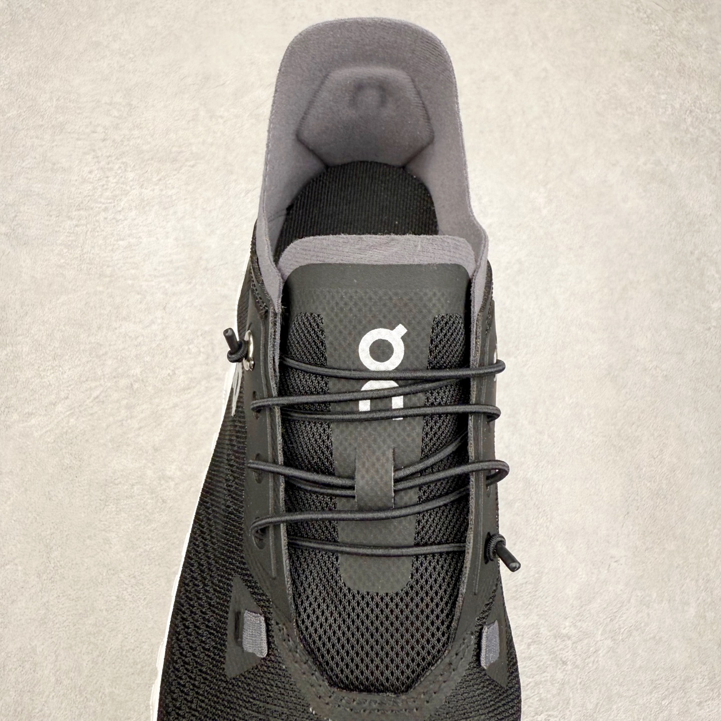 图片[5]-On Cloud 6 Push 昂跑减震生活休闲鞋 此运动品牌 开创于2010年 缓震着陆、强效回弹、轻柔质感的设计构思始终是ON研制关键 与此同时基于“为全球提供革新性的跑步感受”信念 陆续推出了多款跑鞋及其以专业运动人体跑步工程学为设计关键的功能性跑步服饰设备 让跑者不费力气地畅快畅跑 尺码：36 36.5 37.5 38 38.5 39 40 40.5 41 42 42.5 43 44 44.5 45-选品中心