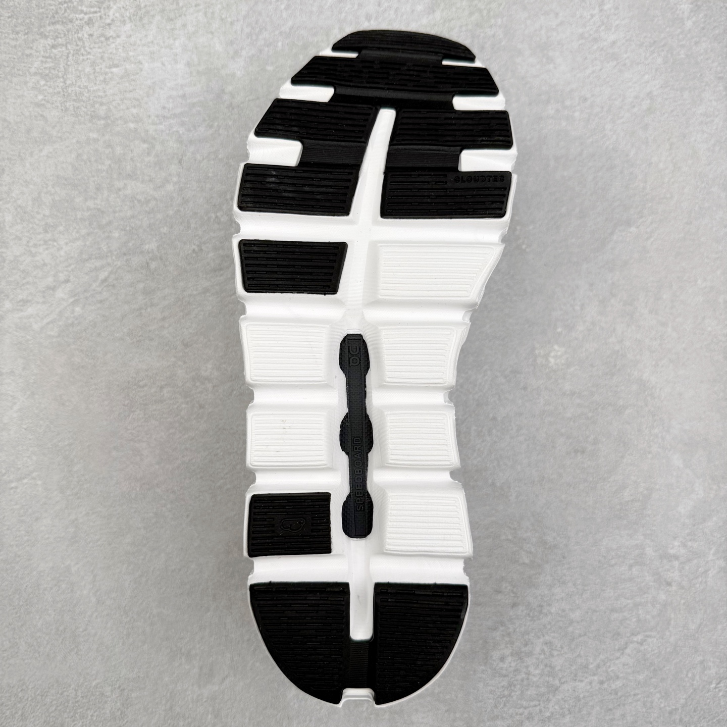 图片[9]-On Cloud 6 Push 昂跑减震生活休闲鞋 此运动品牌 开创于2010年 缓震着陆、强效回弹、轻柔质感的设计构思始终是ON研制关键 与此同时基于“为全球提供革新性的跑步感受”信念 陆续推出了多款跑鞋及其以专业运动人体跑步工程学为设计关键的功能性跑步服饰设备 让跑者不费力气地畅快畅跑 尺码：36 36.5 37.5 38 38.5 39 40 40.5 41 42 42.5 43 44 44.5 45-选品中心