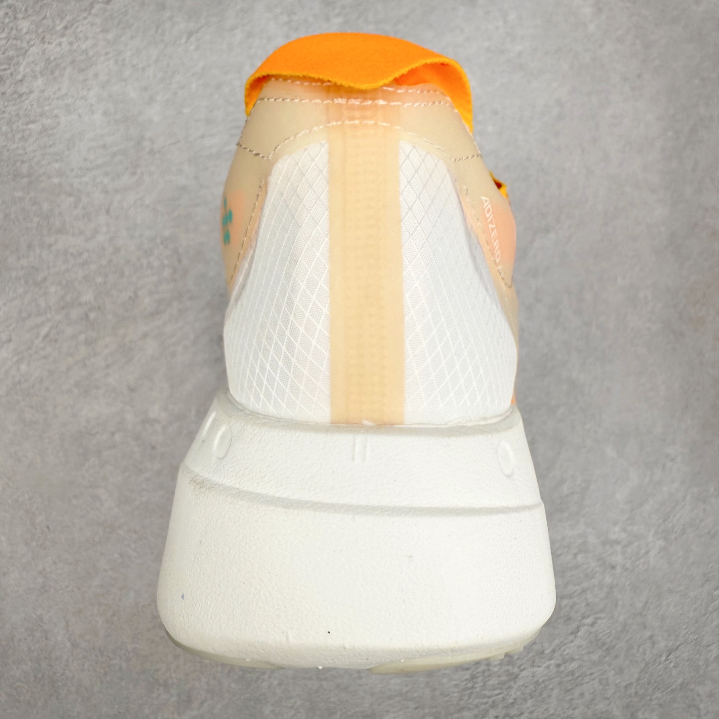 图片[8]-AD Adizero Adios Pro 4 马拉松竞速专业跑鞋 JR1241 CELERMESH针织网面非常轻薄 纤维间的缝隙很大 可以保证跑步时的透气、排汗效果 鞋舌直接与两侧的内衬和鞋底连接在一起 在跑步过程中不会被鞋舌的左右移动所困扰 在标准鞋带孔的基础上再拓宽一组鞋带孔 适合不同脚型的需求 突破性 EnergyRods 技术，有助于跑者实现更好的成绩 中底独特的LIGHTSTRIKE PRO泡棉材质 微弹感觉在跑步过程中给予了良好的支撑体验 对于顶级精英和高水平进阶跑者来说 ADIOS PRO是一双值得信赖的竞速比赛用鞋 尺码：36 36.5 37.5 38 38.5 39 40 40.5 41 42 42.5 43 44 44.5 45-选品中心