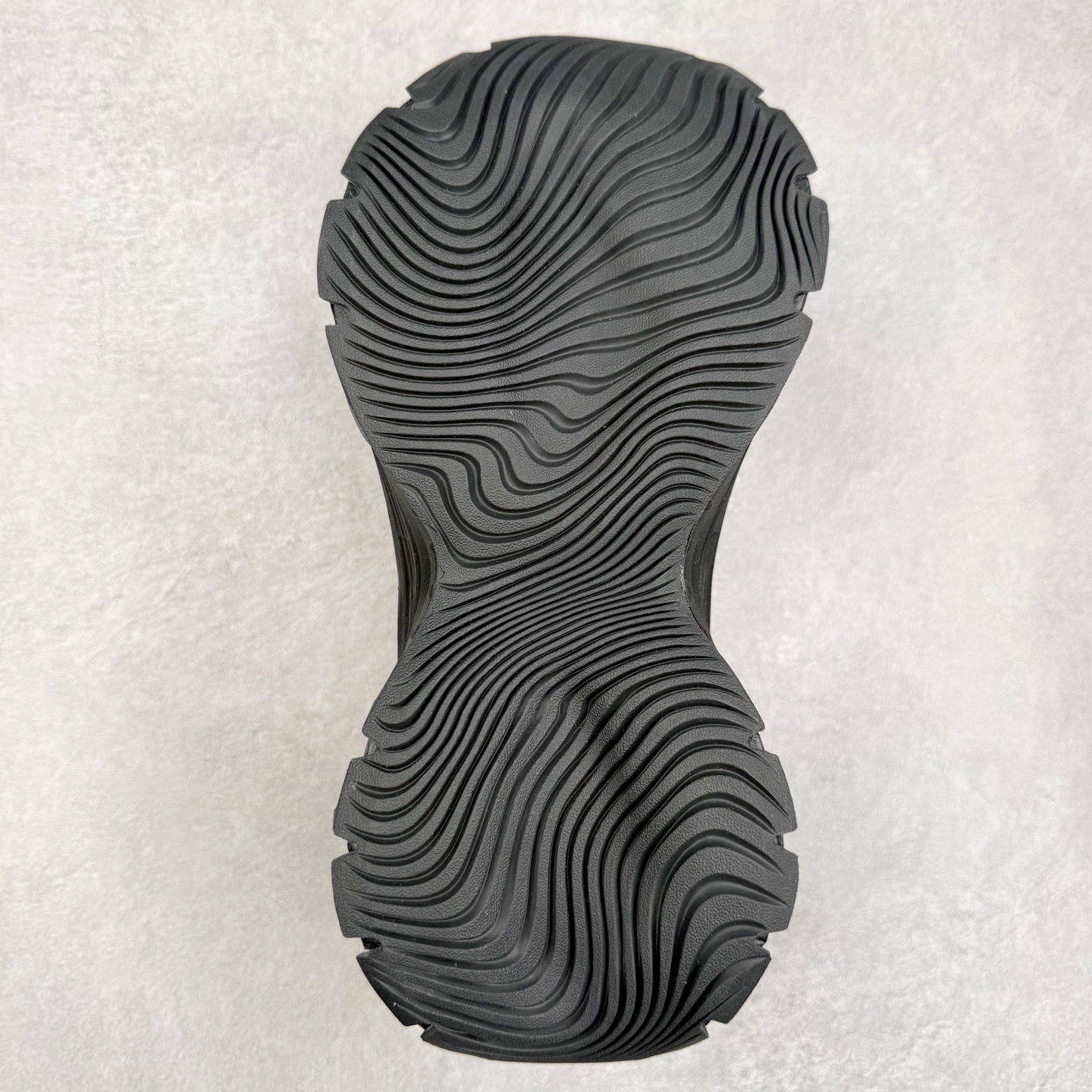 图片[9]-AD XLG MTW系列 舒适百搭防滑耐磨低帮跑步鞋老爹鞋 JR5383 鞋面采用贯穿式银条 完整的线条流畅度带来充分的视觉享受 鞋舌若隐若现的LOGO充满神秘感 夸张的鞋后跟幅度设计 线条感延伸至后跟标志三条杆彰显adidas调性 中底采用LIGHT STRIKE科技 在满足穿搭属性的同时提供舒适的脚感 完整的流线型设计语言 从鞋面贯穿到鞋底以及鞋花纹路 颜值与实力兼具 秀场与日常皆融 未来已来 让我们继续期待 实拍调校N版已经零色差零失真 百分百还原实物色彩所见即所得 不存在货不对板色差等低级问题 选购参考实物拍摄 不混卖不参货 只用心做好货严格选品 承诺混一赔十 尺码：36 36.5 37.5 38 38.5 39 40 40.5 41 42 42.5 43 44 44.5 45-选品中心