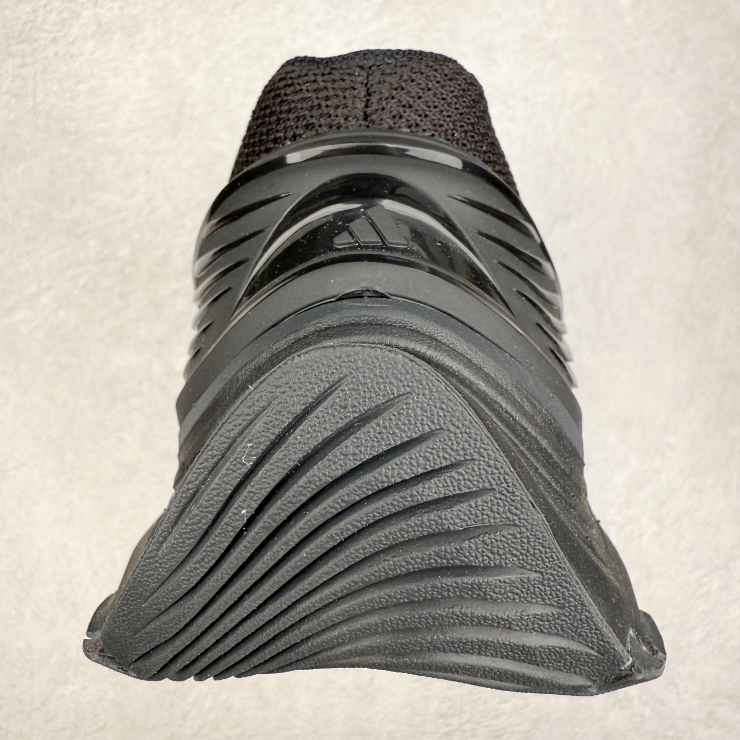 图片[8]-AD XLG MTW系列 舒适百搭防滑耐磨低帮跑步鞋老爹鞋 JR5383 鞋面采用贯穿式银条 完整的线条流畅度带来充分的视觉享受 鞋舌若隐若现的LOGO充满神秘感 夸张的鞋后跟幅度设计 线条感延伸至后跟标志三条杆彰显adidas调性 中底采用LIGHT STRIKE科技 在满足穿搭属性的同时提供舒适的脚感 完整的流线型设计语言 从鞋面贯穿到鞋底以及鞋花纹路 颜值与实力兼具 秀场与日常皆融 未来已来 让我们继续期待 实拍调校N版已经零色差零失真 百分百还原实物色彩所见即所得 不存在货不对板色差等低级问题 选购参考实物拍摄 不混卖不参货 只用心做好货严格选品 承诺混一赔十 尺码：36 36.5 37.5 38 38.5 39 40 40.5 41 42 42.5 43 44 44.5 45-选品中心