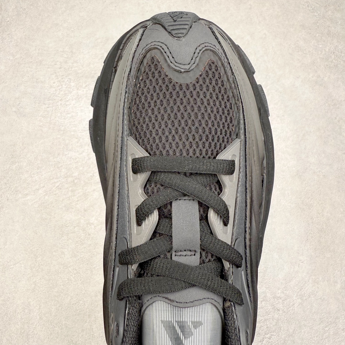 图片[4]-AD XLG MTW系列 舒适百搭防滑耐磨低帮跑步鞋老爹鞋 JR5383 鞋面采用贯穿式银条 完整的线条流畅度带来充分的视觉享受 鞋舌若隐若现的LOGO充满神秘感 夸张的鞋后跟幅度设计 线条感延伸至后跟标志三条杆彰显adidas调性 中底采用LIGHT STRIKE科技 在满足穿搭属性的同时提供舒适的脚感 完整的流线型设计语言 从鞋面贯穿到鞋底以及鞋花纹路 颜值与实力兼具 秀场与日常皆融 未来已来 让我们继续期待 实拍调校N版已经零色差零失真 百分百还原实物色彩所见即所得 不存在货不对板色差等低级问题 选购参考实物拍摄 不混卖不参货 只用心做好货严格选品 承诺混一赔十 尺码：36 36.5 37.5 38 38.5 39 40 40.5 41 42 42.5 43 44 44.5 45-选品中心