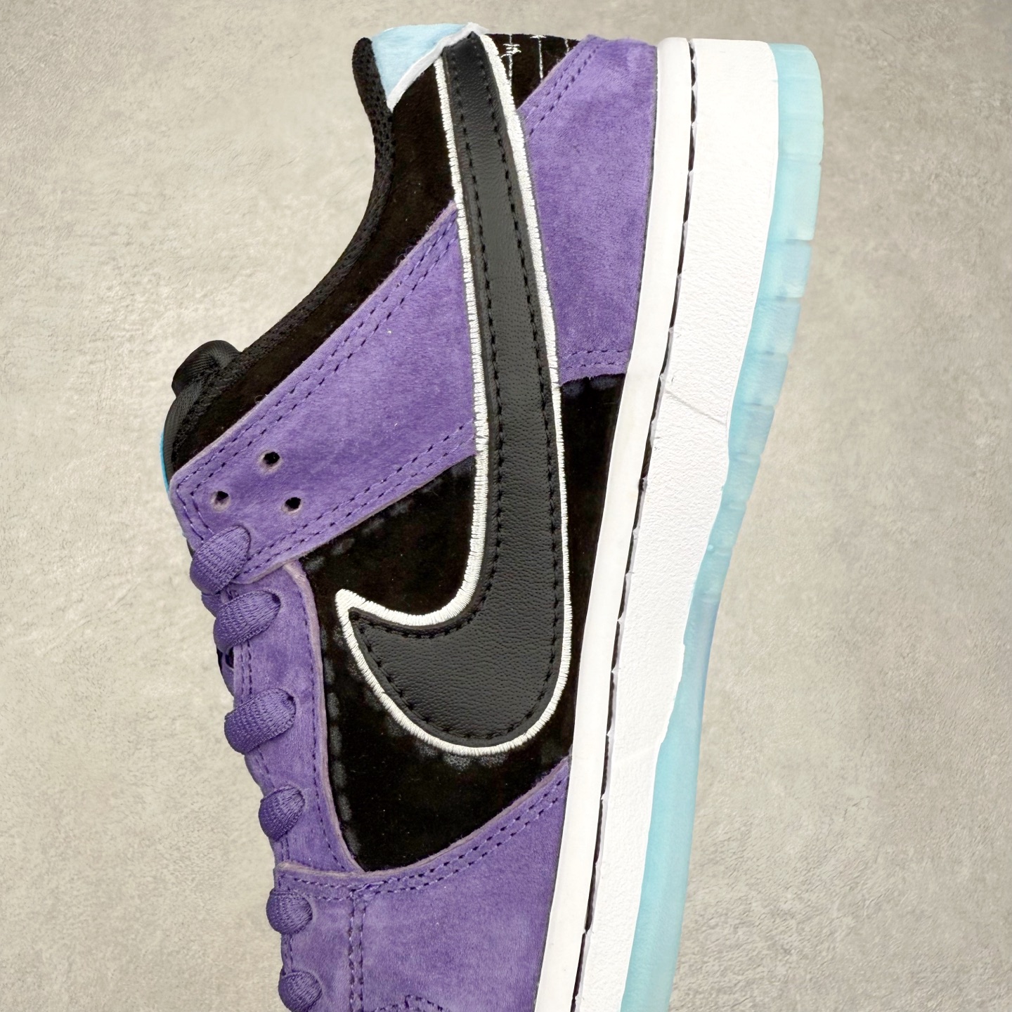 图片[7]-＃F版 Hayley Wilson x NK Dunk SB DUNK LOW PRO 联名紫黑白 HJ0513-500 极限压缩利润空间 超乎所想的高性价比 用料绝不含糊 原盒原配 正确耐磨橡胶大底 超高清洁度 全鞋零毛边皮料切割 全套原楦原模倾力打造完美版型 尺码：36 36.5 37.5 38 38.5 39 40 40.5 41 42 42.5 43 44 44.5 45 46 47.5-选品中心