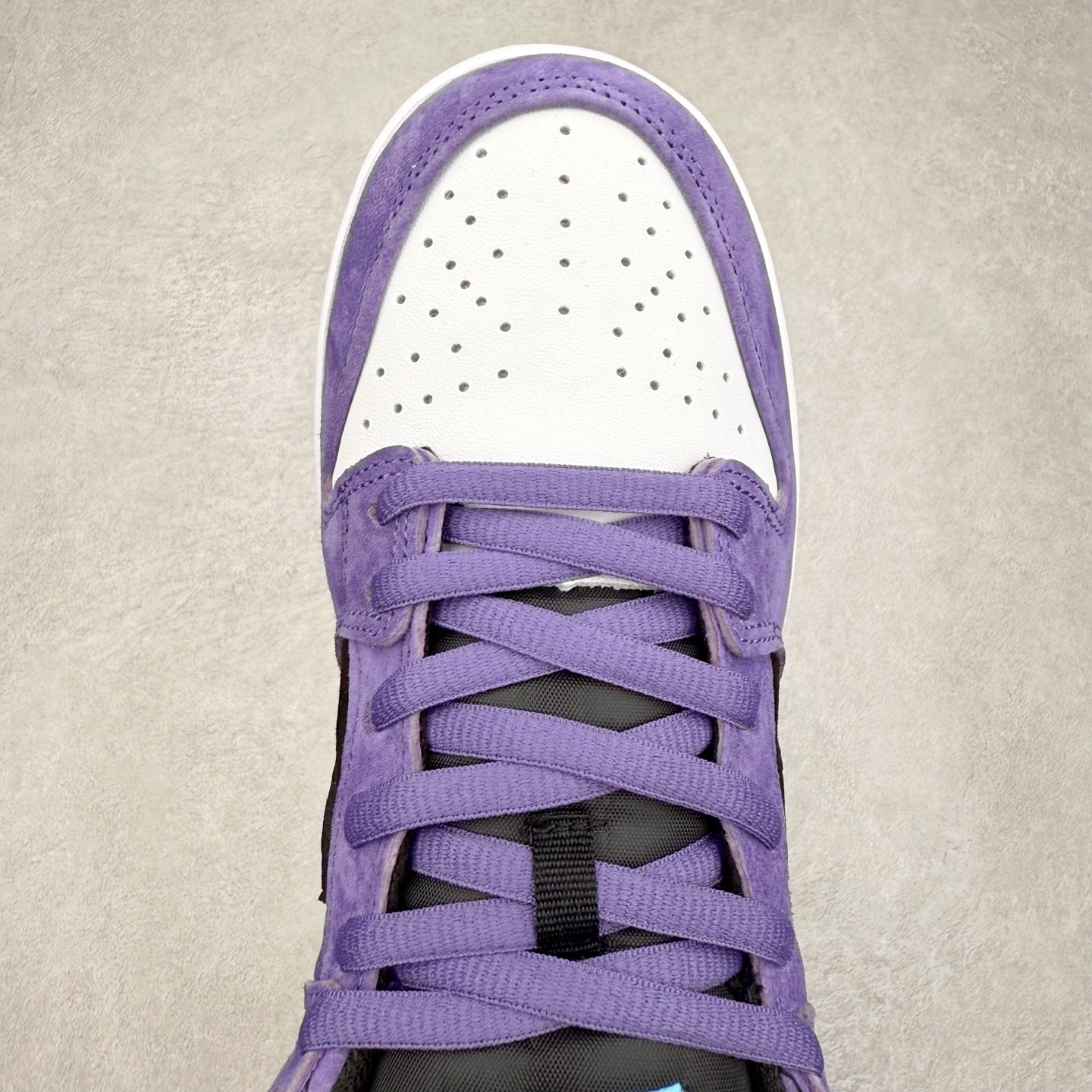 图片[4]-＃F版 Hayley Wilson x NK Dunk SB DUNK LOW PRO 联名紫黑白 HJ0513-500 极限压缩利润空间 超乎所想的高性价比 用料绝不含糊 原盒原配 正确耐磨橡胶大底 超高清洁度 全鞋零毛边皮料切割 全套原楦原模倾力打造完美版型 尺码：36 36.5 37.5 38 38.5 39 40 40.5 41 42 42.5 43 44 44.5 45 46 47.5-选品中心