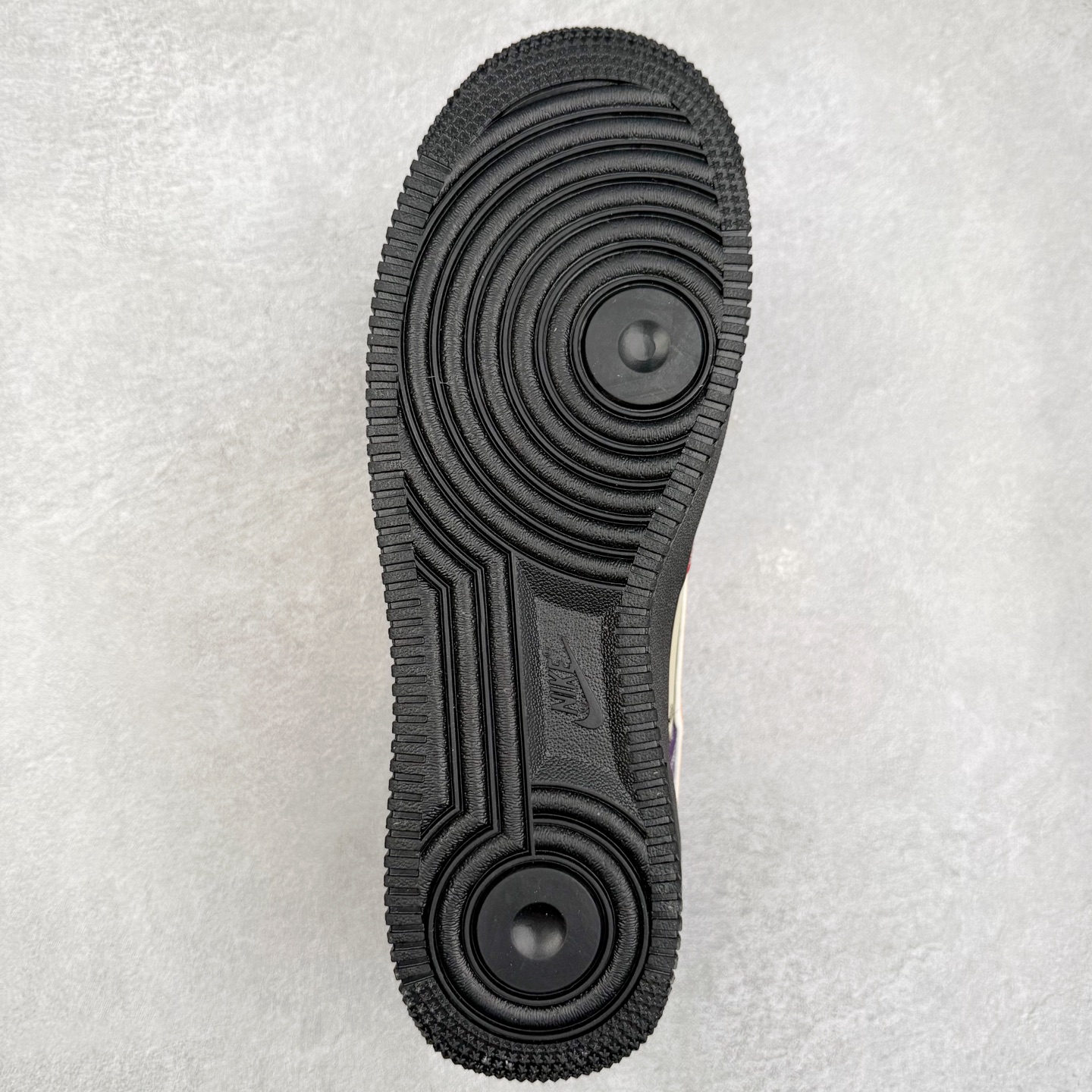 图片[9]-NK Air Force 1´07 Low 空军一号低帮百搭休闲运动板鞋 KB1688-004 柔软、弹性十足的缓震性能和出色的中底设计 横跨复古与现代的外型结合 造就出风靡全球 三十多年的Force 1 直到今天还深受青睐 实拍调校N版已经零色差零失真 百分百还原实物色彩所见即所得 不存在货不对板色差等低级问题 选购参考实物拍摄 不混卖不参货 只用心做好货严格选品 承诺混一赔十 尺码：36 36.5 37.5 38 38.5 39 40 40.5 41 42 42.5 43 44 44.5 45-选品中心