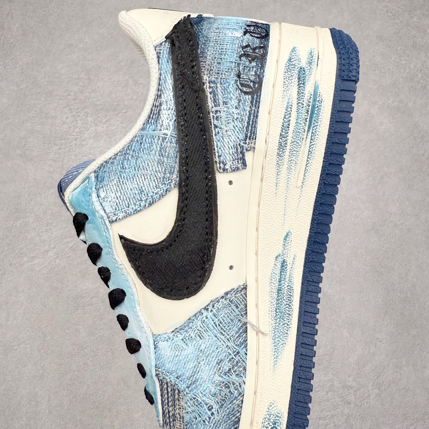 图片[7]-NK Air Force 1´07 Low 空军一号低帮百搭休闲运动板鞋 FB0607-770 柔软、弹性十足的缓震性能和出色的中底设计 横跨复古与现代的外型结合 造就出风靡全球 三十多年的Force 1 直到今天还深受青睐 实拍调校N版已经零色差零失真 百分百还原实物色彩所见即所得 不存在货不对板色差等低级问题 选购参考实物拍摄 不混卖不参货 只用心做好货严格选品 承诺混一赔十 尺码：36 36.5 37.5 38 38.5 39 40 40.5 41 42 42.5 43 44 44.5 45-选品中心