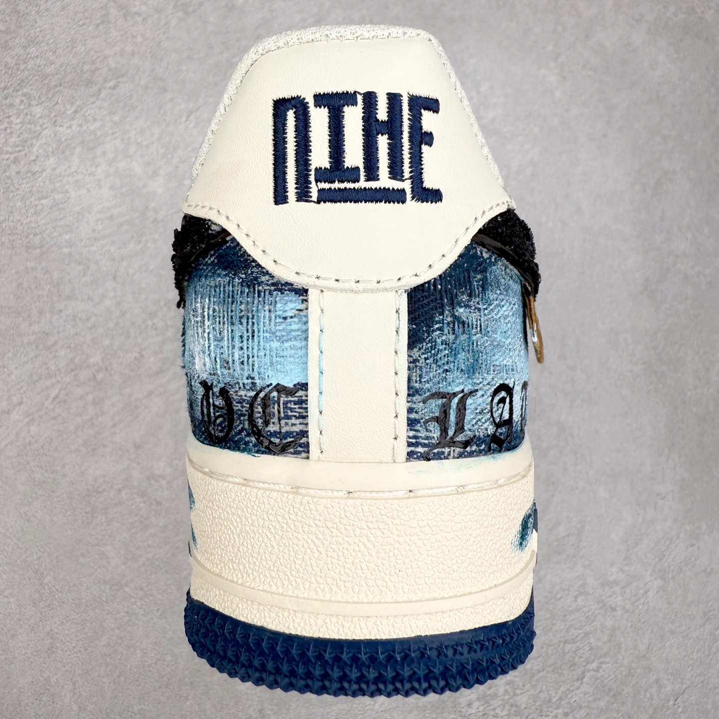 图片[8]-NK Air Force 1´07 Low 空军一号低帮百搭休闲运动板鞋 FB0607-770 柔软、弹性十足的缓震性能和出色的中底设计 横跨复古与现代的外型结合 造就出风靡全球 三十多年的Force 1 直到今天还深受青睐 实拍调校N版已经零色差零失真 百分百还原实物色彩所见即所得 不存在货不对板色差等低级问题 选购参考实物拍摄 不混卖不参货 只用心做好货严格选品 承诺混一赔十 尺码：36 36.5 37.5 38 38.5 39 40 40.5 41 42 42.5 43 44 44.5 45-选品中心