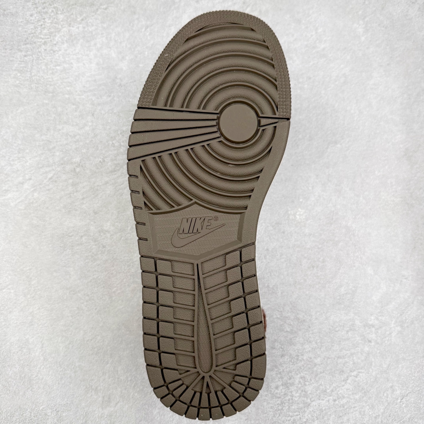 图片[9]-TS x Air Jordan AJ1 Low 倒钩低帮联名定制配色 XS7089-605 原厂内置气垫魔块 A模大底 头层小牛皮 鞋舌AJ原厂专用牛津布+AJ专用反口珍珠布+原厂无杂质高弹内里海棉+特殊封边弹力鞋带 实拍调校N版已经零色差零失真 百分百还原实物色彩所见即所得 不存在货不对板色差等低级问题 选购参考实物拍摄 不混卖不参货 只用心做好货严格选品 承诺混一赔十 尺码：36 36.5 37.5 38 38.5 39 40 40.5 41 42 42.5 43 44 44.5 45-选品中心