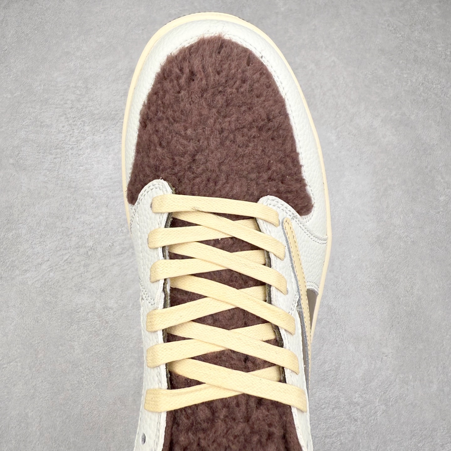 图片[4]-TS x Air Jordan AJ1 Low 倒钩低帮联名定制配色 XS7089-605 原厂内置气垫魔块 A模大底 头层小牛皮 鞋舌AJ原厂专用牛津布+AJ专用反口珍珠布+原厂无杂质高弹内里海棉+特殊封边弹力鞋带 实拍调校N版已经零色差零失真 百分百还原实物色彩所见即所得 不存在货不对板色差等低级问题 选购参考实物拍摄 不混卖不参货 只用心做好货严格选品 承诺混一赔十 尺码：36 36.5 37.5 38 38.5 39 40 40.5 41 42 42.5 43 44 44.5 45-选品中心