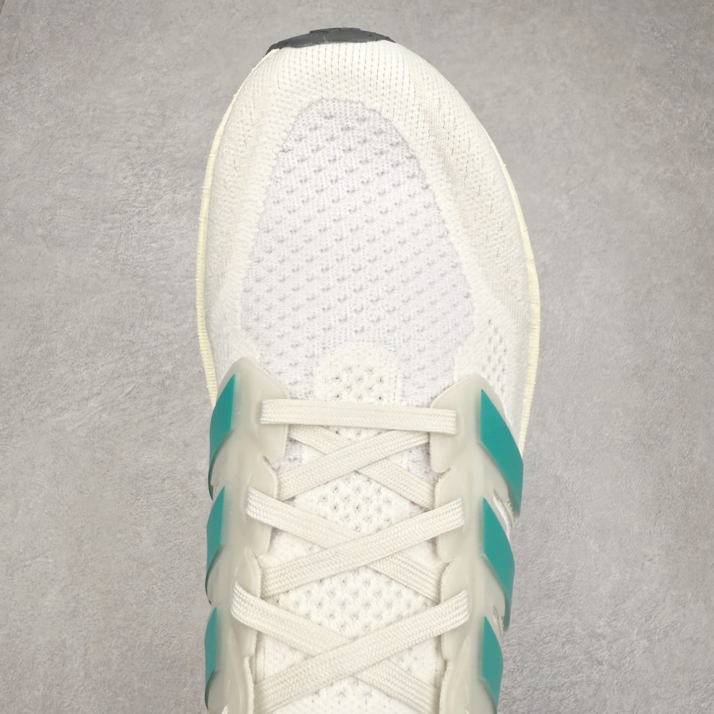 图片[4]-＃纯原 AD Ultra Boost 5X 2025高性能版5X系列UB低帮袜套式针织透气缓震休闲运动慢跑鞋 JQ2903 全新Ultraboost 5X官宣，颠覆以往，迎来该系列自2015年首次亮相最大一次革新！从鞋面到中底配置都有新的突破，跟着小编一同探究“阿迪UB有史以来最大升级”！Ultraboost 5X革新中底配置，采用LightBoost V2泡沫，与Ultraboost Light相比，前掌能量反馈增加2%。与此同时“加厚不增重”，中底相较于上一代更轻，让跑者每一次迈步都能得到更柔软、更澎湃的能量反馈。搭配X形“Torsion System”扭转系统，助力跑者从落地到脚趾离地过程的平稳过渡。Ultraboost 5X升级中足锁定性能，革新Mono Primeknit自适应鞋面配置，搭配轻质无笼鞋面结构，更加贴合跑者脚部。大底由Continental™橡胶制成，更耐磨，抓地力更出色。Adidas全新推出ULTRABOOST 5X，专注日常跑步，适用于任何级别的跑者，无距离门槛限制。兼具有氧跑、中短距离慢跑、节奏跑、间歇跑、日常通勤等各种场景，ULTRABOOST 5X都能给你带来优质的跑步体验。尺码：39⅓ 40 40⅔ 41⅓ 42 42⅔ 43⅓ 44 44⅔ 45 46 47⅔ 48-选品中心