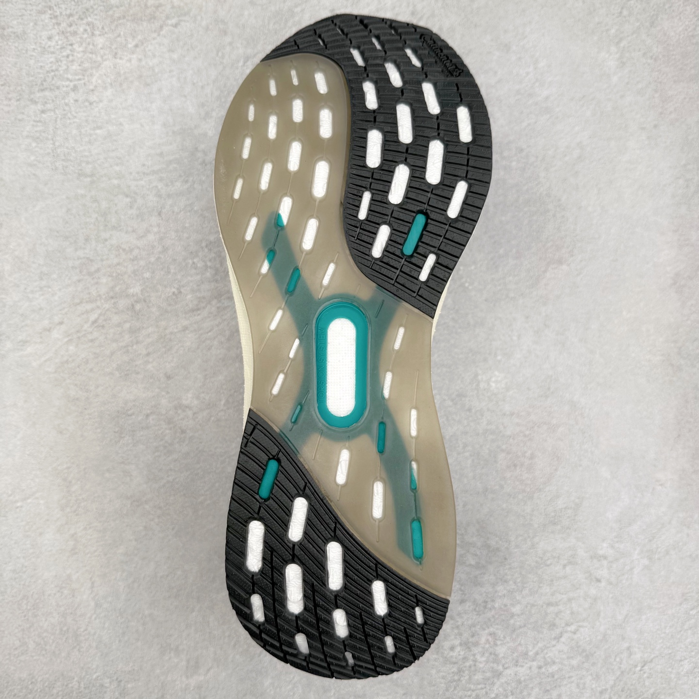 图片[9]-＃纯原 AD Ultra Boost 5X 2025高性能版5X系列UB低帮袜套式针织透气缓震休闲运动慢跑鞋 JQ2903 全新Ultraboost 5X官宣，颠覆以往，迎来该系列自2015年首次亮相最大一次革新！从鞋面到中底配置都有新的突破，跟着小编一同探究“阿迪UB有史以来最大升级”！Ultraboost 5X革新中底配置，采用LightBoost V2泡沫，与Ultraboost Light相比，前掌能量反馈增加2%。与此同时“加厚不增重”，中底相较于上一代更轻，让跑者每一次迈步都能得到更柔软、更澎湃的能量反馈。搭配X形“Torsion System”扭转系统，助力跑者从落地到脚趾离地过程的平稳过渡。Ultraboost 5X升级中足锁定性能，革新Mono Primeknit自适应鞋面配置，搭配轻质无笼鞋面结构，更加贴合跑者脚部。大底由Continental™橡胶制成，更耐磨，抓地力更出色。Adidas全新推出ULTRABOOST 5X，专注日常跑步，适用于任何级别的跑者，无距离门槛限制。兼具有氧跑、中短距离慢跑、节奏跑、间歇跑、日常通勤等各种场景，ULTRABOOST 5X都能给你带来优质的跑步体验。尺码：39⅓ 40 40⅔ 41⅓ 42 42⅔ 43⅓ 44 44⅔ 45 46 47⅔ 48-选品中心