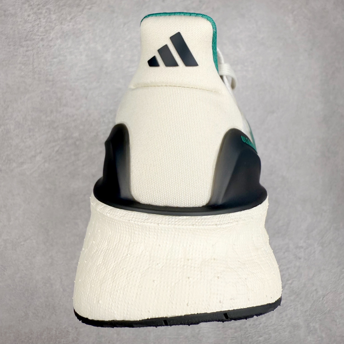 图片[8]-＃纯原 AD Ultra Boost 5X 2025高性能版5X系列UB低帮袜套式针织透气缓震休闲运动慢跑鞋 JQ2903 全新Ultraboost 5X官宣，颠覆以往，迎来该系列自2015年首次亮相最大一次革新！从鞋面到中底配置都有新的突破，跟着小编一同探究“阿迪UB有史以来最大升级”！Ultraboost 5X革新中底配置，采用LightBoost V2泡沫，与Ultraboost Light相比，前掌能量反馈增加2%。与此同时“加厚不增重”，中底相较于上一代更轻，让跑者每一次迈步都能得到更柔软、更澎湃的能量反馈。搭配X形“Torsion System”扭转系统，助力跑者从落地到脚趾离地过程的平稳过渡。Ultraboost 5X升级中足锁定性能，革新Mono Primeknit自适应鞋面配置，搭配轻质无笼鞋面结构，更加贴合跑者脚部。大底由Continental™橡胶制成，更耐磨，抓地力更出色。Adidas全新推出ULTRABOOST 5X，专注日常跑步，适用于任何级别的跑者，无距离门槛限制。兼具有氧跑、中短距离慢跑、节奏跑、间歇跑、日常通勤等各种场景，ULTRABOOST 5X都能给你带来优质的跑步体验。尺码：39⅓ 40 40⅔ 41⅓ 42 42⅔ 43⅓ 44 44⅔ 45 46 47⅔ 48-选品中心