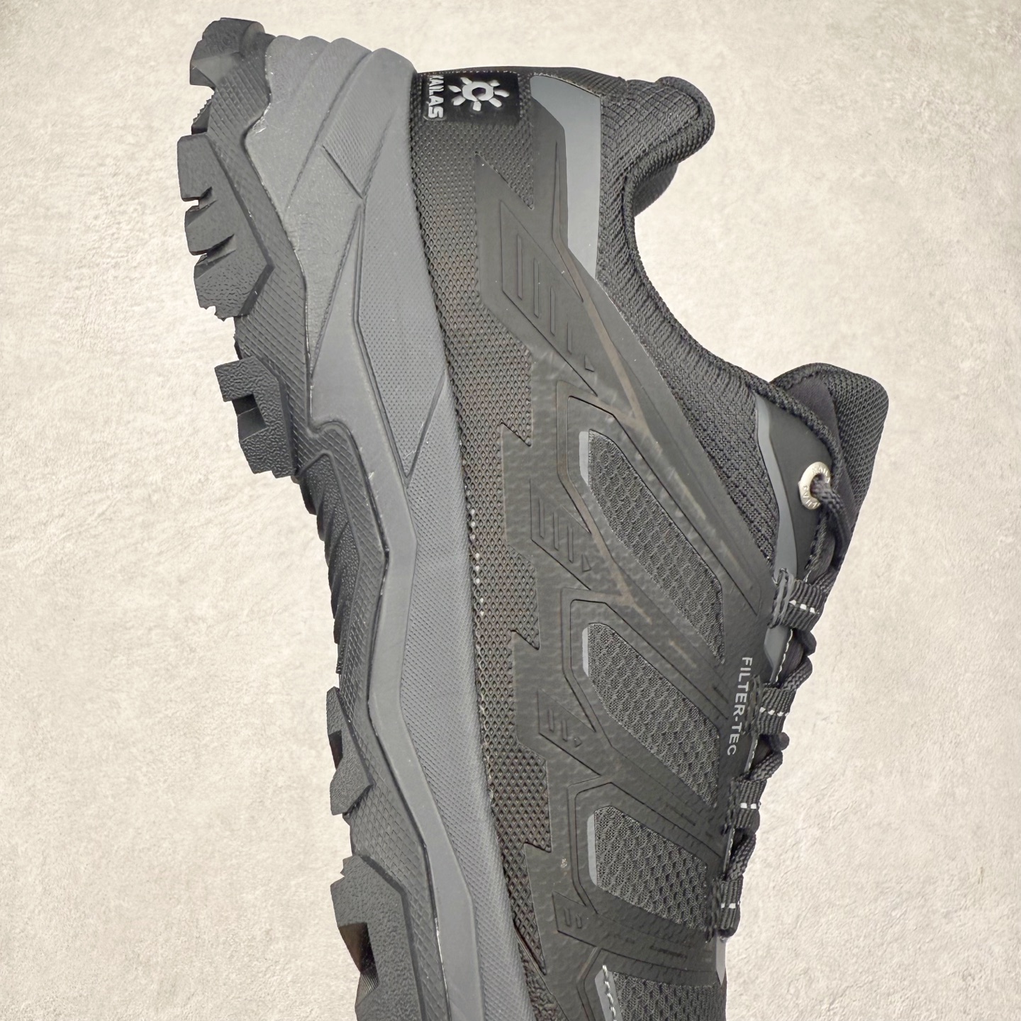 图片[6]-＃HP KAILAS 凯乐石远征5代 FLT 舒适简约经典登山 防滑耐磨防水低帮徒步鞋 KAILAS凯乐石品牌是全球三大全系攀登品牌之一，于2003年创立于中国广州，致力于为有攀登梦想的户外运动员及爱好者，研发制造功能性专业装备，满足他们在极限环境下安全舒适的需求，凯乐石专注于科技面料的开发及专业功能设计，产品线覆盖登山、攀岩、徒步、越野跑山、露营、旅行等多项户外运动，通过运动员的测试反馈，不断进化迭代，产品荣获国内外大奖71座，发明专利21个，更突破性的自主研发攀登器械，打造出中国的攀登硬实力。实拍调校N版已经零色差零失真 百分百还原实物色彩所见即所得 不存在货不对板色差等低级问题 选购参考实物拍摄 不混卖不参货 只用心做好货严格选品 承诺混一赔十 尺码：36 36.5 37.5 38 38.5 39 40 40.5 41 42 42.5 43 44 44.5 45-选品中心