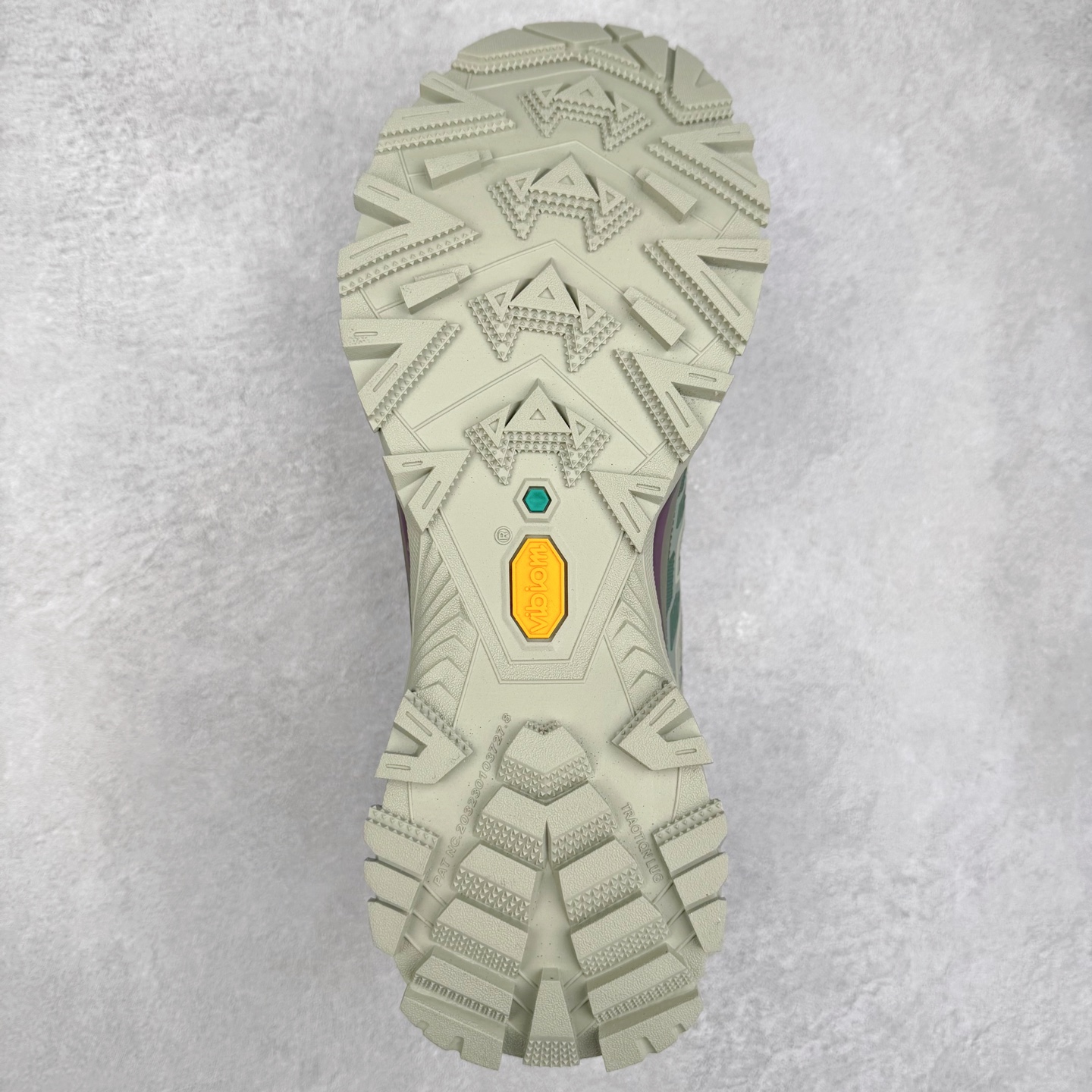 图片[9]-＃HP KAILAS 凯乐石远征5代 FLT 舒适简约经典登山 防滑耐磨防水低帮徒步鞋 KAILAS凯乐石品牌是全球三大全系攀登品牌之一，于2003年创立于中国广州，致力于为有攀登梦想的户外运动员及爱好者，研发制造功能性专业装备，满足他们在极限环境下安全舒适的需求，凯乐石专注于科技面料的开发及专业功能设计，产品线覆盖登山、攀岩、徒步、越野跑山、露营、旅行等多项户外运动，通过运动员的测试反馈，不断进化迭代，产品荣获国内外大奖71座，发明专利21个，更突破性的自主研发攀登器械，打造出中国的攀登硬实力。实拍调校N版已经零色差零失真 百分百还原实物色彩所见即所得 不存在货不对板色差等低级问题 选购参考实物拍摄 不混卖不参货 只用心做好货严格选品 承诺混一赔十 尺码：36 36.5 37.5 38 38.5 39 40 40.5 41 42 42.5 43 44 44.5 45-选品中心