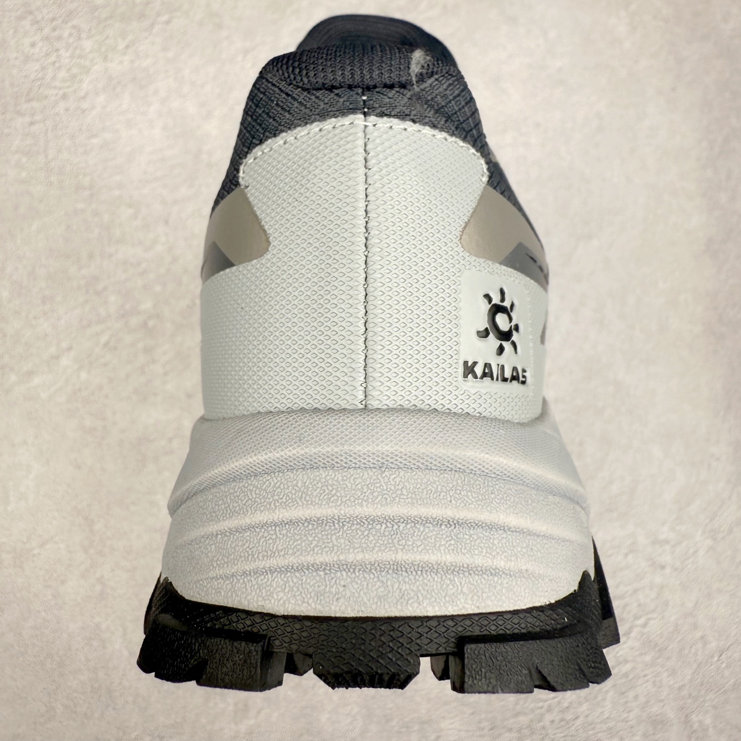 图片[8]-＃HP KAILAS 凯乐石远征5代 FLT 舒适简约经典登山 防滑耐磨防水低帮徒步鞋 KAILAS凯乐石品牌是全球三大全系攀登品牌之一，于2003年创立于中国广州，致力于为有攀登梦想的户外运动员及爱好者，研发制造功能性专业装备，满足他们在极限环境下安全舒适的需求，凯乐石专注于科技面料的开发及专业功能设计，产品线覆盖登山、攀岩、徒步、越野跑山、露营、旅行等多项户外运动，通过运动员的测试反馈，不断进化迭代，产品荣获国内外大奖71座，发明专利21个，更突破性的自主研发攀登器械，打造出中国的攀登硬实力。实拍调校N版已经零色差零失真 百分百还原实物色彩所见即所得 不存在货不对板色差等低级问题 选购参考实物拍摄 不混卖不参货 只用心做好货严格选品 承诺混一赔十 尺码：36 36.5 37.5 38 38.5 39 40 40.5 41 42 42.5 43 44 44.5 45-选品中心