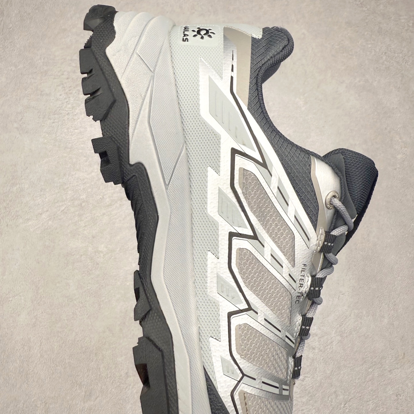 图片[6]-＃HP KAILAS 凯乐石远征5代 FLT 舒适简约经典登山 防滑耐磨防水低帮徒步鞋 KAILAS凯乐石品牌是全球三大全系攀登品牌之一，于2003年创立于中国广州，致力于为有攀登梦想的户外运动员及爱好者，研发制造功能性专业装备，满足他们在极限环境下安全舒适的需求，凯乐石专注于科技面料的开发及专业功能设计，产品线覆盖登山、攀岩、徒步、越野跑山、露营、旅行等多项户外运动，通过运动员的测试反馈，不断进化迭代，产品荣获国内外大奖71座，发明专利21个，更突破性的自主研发攀登器械，打造出中国的攀登硬实力。实拍调校N版已经零色差零失真 百分百还原实物色彩所见即所得 不存在货不对板色差等低级问题 选购参考实物拍摄 不混卖不参货 只用心做好货严格选品 承诺混一赔十 尺码：36 36.5 37.5 38 38.5 39 40 40.5 41 42 42.5 43 44 44.5 45-选品中心