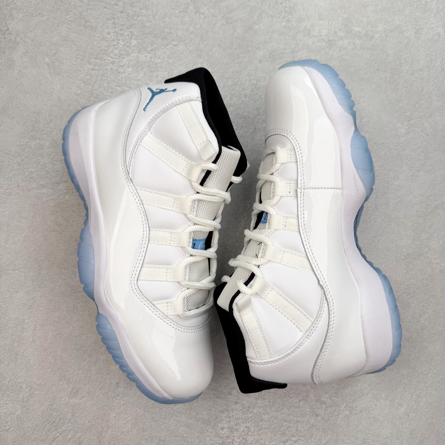 图片[3]-＃K版纯原 Air Jordan AJ11 Retro High 高帮系列 传奇蓝 CT8012-104 市场中端王者 耗时半年巨作 全套原纸板楦头开发 确保原汁原味 完美呈现11代版型 此版本只针对中端市场 皮料材质有所更替 其他数据细节工艺流程均保持一致绝不口嗨 细节品控鞋型随意秒杀市面3XX 原楦原档案数据开模打造 原厂中底拉帮钢印 原厂进口漆皮 防冻不开裂 原装鞋撑 水晶大底正确色度色泽 原楦原数据刺绣 原厂车缝走线及对位 毫厘不差 飞人logo采用原数据电脑刺绣 原装正品碳纤维真实碳板 增强抗扭 原内标 原盒标 正确官方原盒 防氧化水晶外底 原厂配套全掌solo气垫 进口港宝加持 后跟自然饱满 全鞋荧光划线卡点 追求极致完美 每一双都是工艺品 多重QC质检 超越公司货的品控标准 实实在在的免检产品 尺码：36 36.5 37.5 38 38.5 39 40 40.5 41 42 42.5 43 44 44.5 45 46 47.5-选品中心