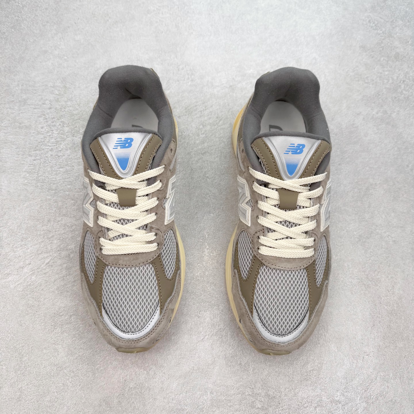 图片[2]-New Balance NB2010系列新百伦经典复古休闲运动板鞋 以ENCAP中底配以升级版 N-ERGY缓震物料 鞋面则采用特色的柔软麂皮搭以NewBalance经典的尼龙网布 低调中还原跑鞋本真 更年轻化的设计理念与材质 让新世代青年得以用全新视角体验经典鞋款的传奇魅力尺码：36 37 37.5 38 38.5 39.5 40 40.5 41.5 42 42.5 43 44 45-选品中心