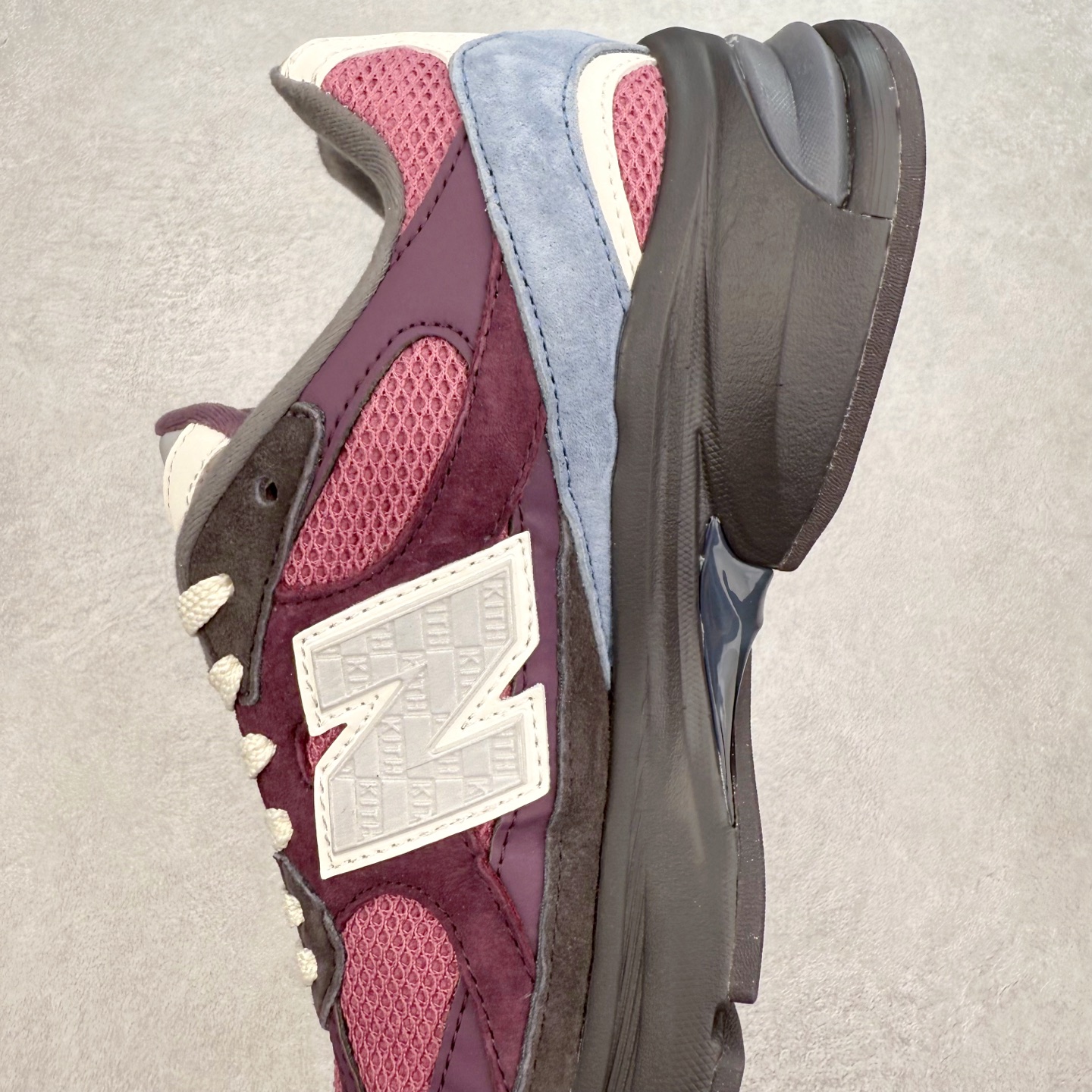 图片[7]-New Balance NB2010系列新百伦经典复古休闲运动板鞋 以ENCAP中底配以升级版 N-ERGY缓震物料 鞋面则采用特色的柔软麂皮搭以NewBalance经典的尼龙网布 低调中还原跑鞋本真 更年轻化的设计理念与材质 让新世代青年得以用全新视角体验经典鞋款的传奇魅力尺码：36 37 37.5 38 38.5 39.5 40 40.5 41.5 42 42.5 43 44 45-选品中心