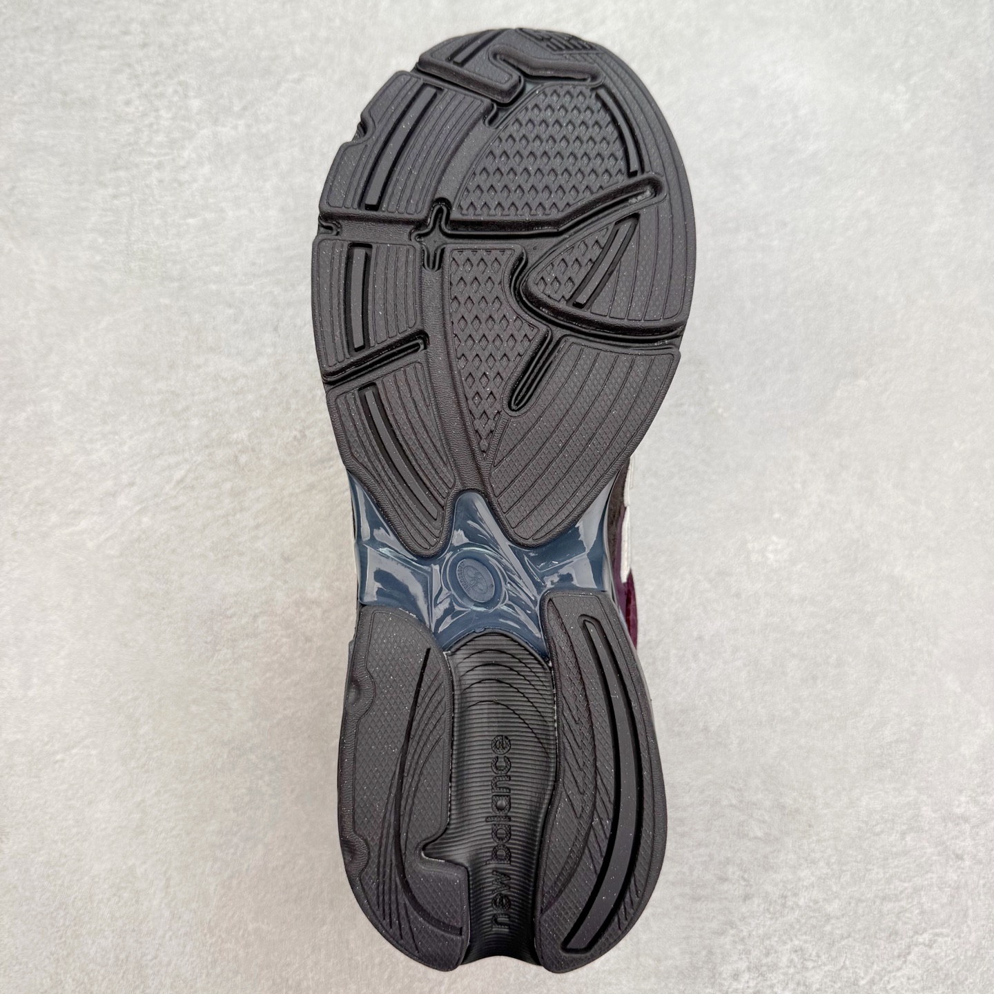 图片[9]-New Balance NB2010系列新百伦经典复古休闲运动板鞋 以ENCAP中底配以升级版 N-ERGY缓震物料 鞋面则采用特色的柔软麂皮搭以NewBalance经典的尼龙网布 低调中还原跑鞋本真 更年轻化的设计理念与材质 让新世代青年得以用全新视角体验经典鞋款的传奇魅力尺码：36 37 37.5 38 38.5 39.5 40 40.5 41.5 42 42.5 43 44 45-选品中心