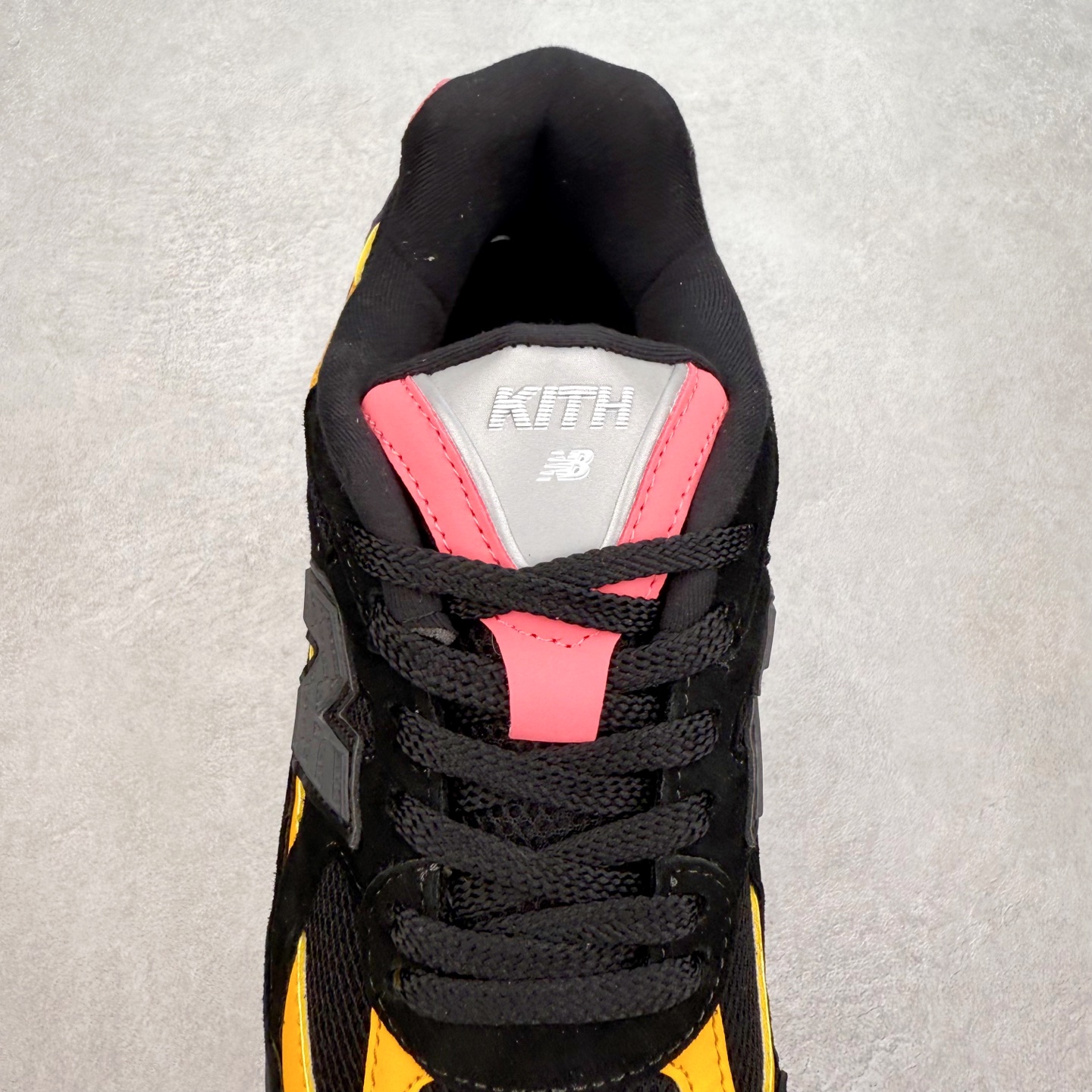 图片[5]-New Balance NB2010系列新百伦经典复古休闲运动板鞋 以ENCAP中底配以升级版 N-ERGY缓震物料 鞋面则采用特色的柔软麂皮搭以NewBalance经典的尼龙网布 低调中还原跑鞋本真 更年轻化的设计理念与材质 让新世代青年得以用全新视角体验经典鞋款的传奇魅力尺码：36 37 37.5 38 38.5 39.5 40 40.5 41.5 42 42.5 43 44 45-选品中心