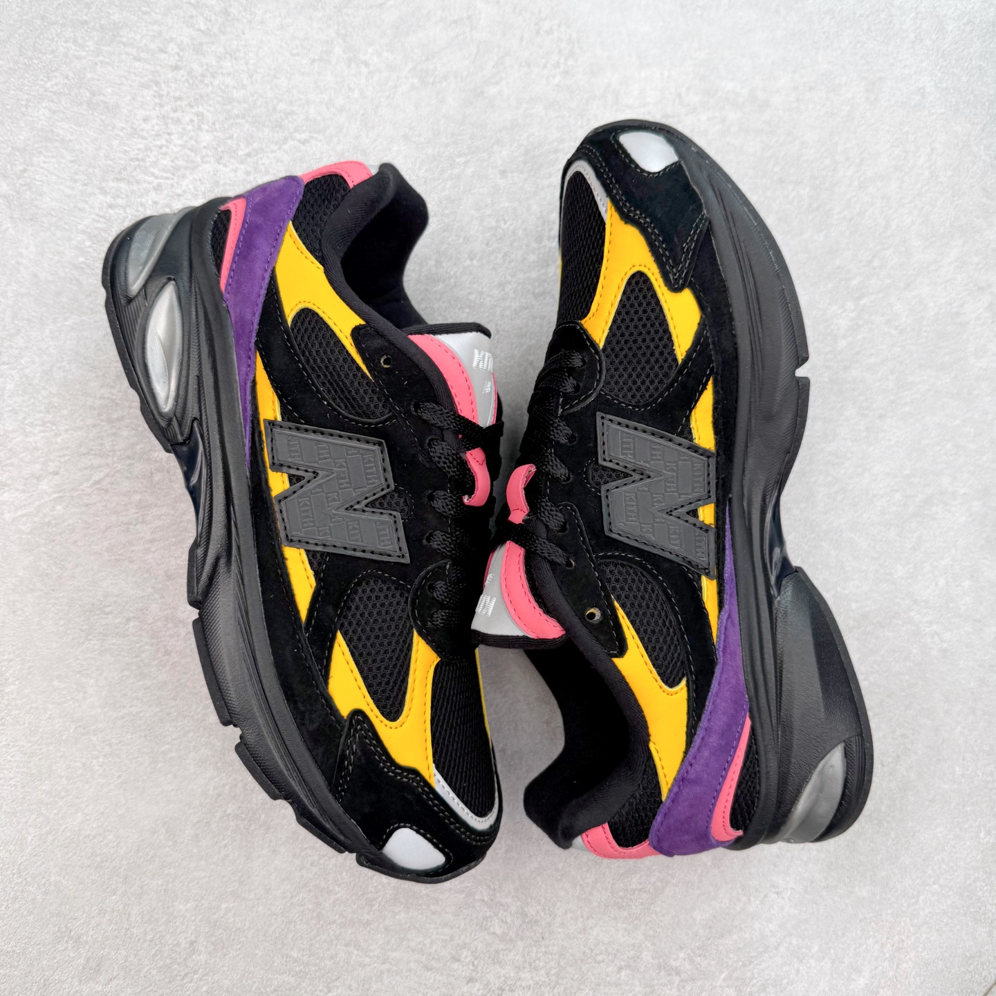 图片[3]-New Balance NB2010系列新百伦经典复古休闲运动板鞋 以ENCAP中底配以升级版 N-ERGY缓震物料 鞋面则采用特色的柔软麂皮搭以NewBalance经典的尼龙网布 低调中还原跑鞋本真 更年轻化的设计理念与材质 让新世代青年得以用全新视角体验经典鞋款的传奇魅力尺码：36 37 37.5 38 38.5 39.5 40 40.5 41.5 42 42.5 43 44 45-选品中心