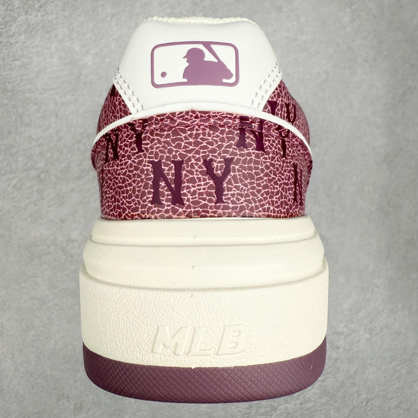 图片[8]-MLB Chunky Liner Basic 复古印花学长鞋系列低帮轻量增高厚底百搭休闲运动慢跑鞋板鞋 Korea韩国联名NY美国榄球纽约洋基队限定 韩国代购专供 全套原楦原纸板原厂数据开发 正确中底拉帮中底网布细节 平台代购专供 左脚内置芯片 韩国代购吊牌标贴 独家一比一RB+MD组合大底 高频后跟小人Logo精准对位立体饱满 正确网布加超迁鞋面 转印中底走线紧密 转印Logo工艺表层防刮不掉色 尺码：35 36 36.5 37.5 38 38.5 39 40 40.5 41 42 42.5 43 44 45-选品中心