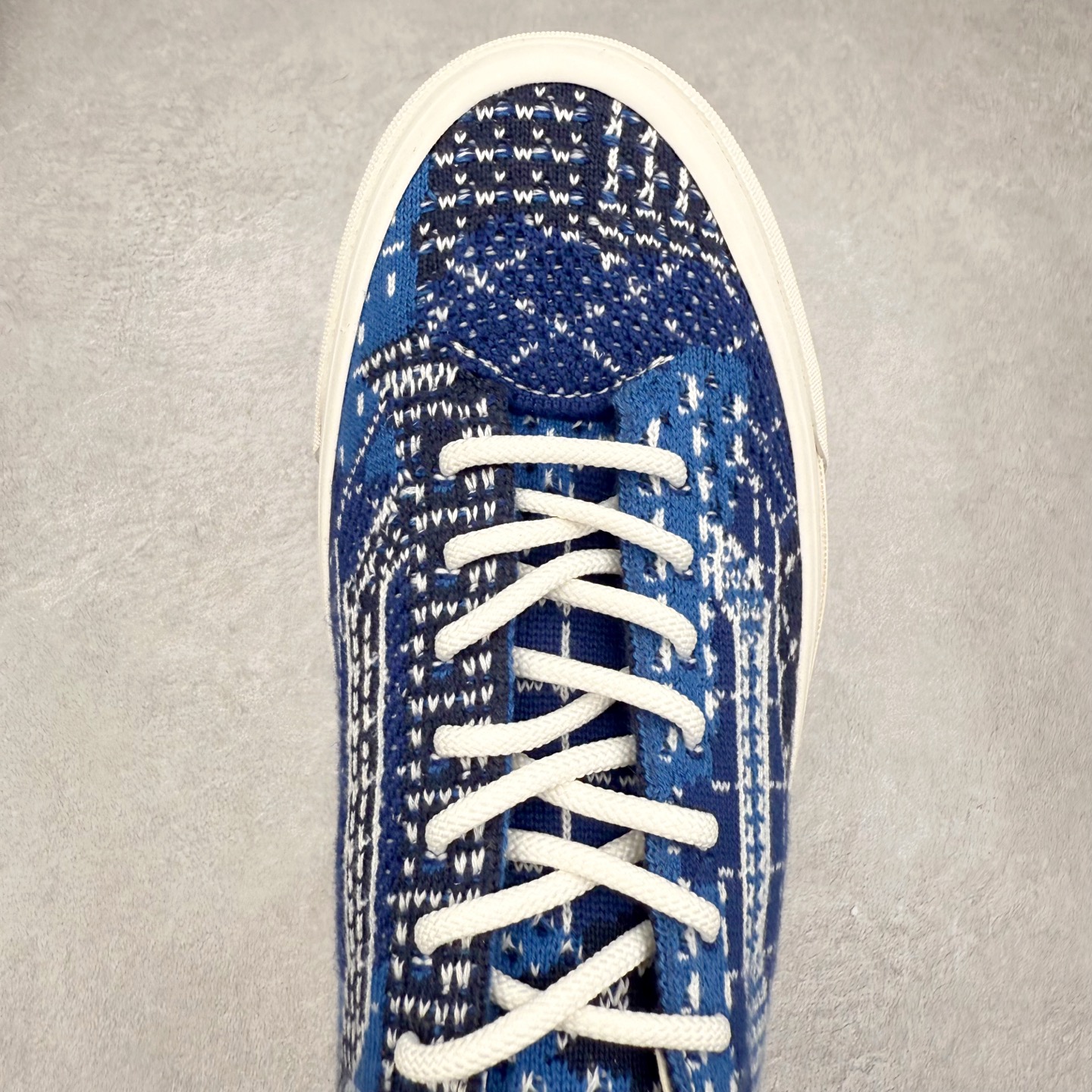 图片[4]-FDMTL x Vans Old Skool 36 OTW by Vans 联名 蓝色编织 高端支线 复古休闲百搭滑板鞋 本次合作延续双方对材质与文化细节的深入探索，灵感源自日本传统手工技艺刺子绣。OTW by Vans 高端支线与 FDMTL 在此基础上注入现代技艺，运用 Vans Engineered Knit 编织技术，将刺子绣的精致纹理织入鞋面之中，白色缝线与图案交织出更具层次的质感表达。 货号：VN000SHXBLU 尺码：35 36 36.5 37 38 38.5 39 40 40.5 41 42 42.5 43 44-选品中心