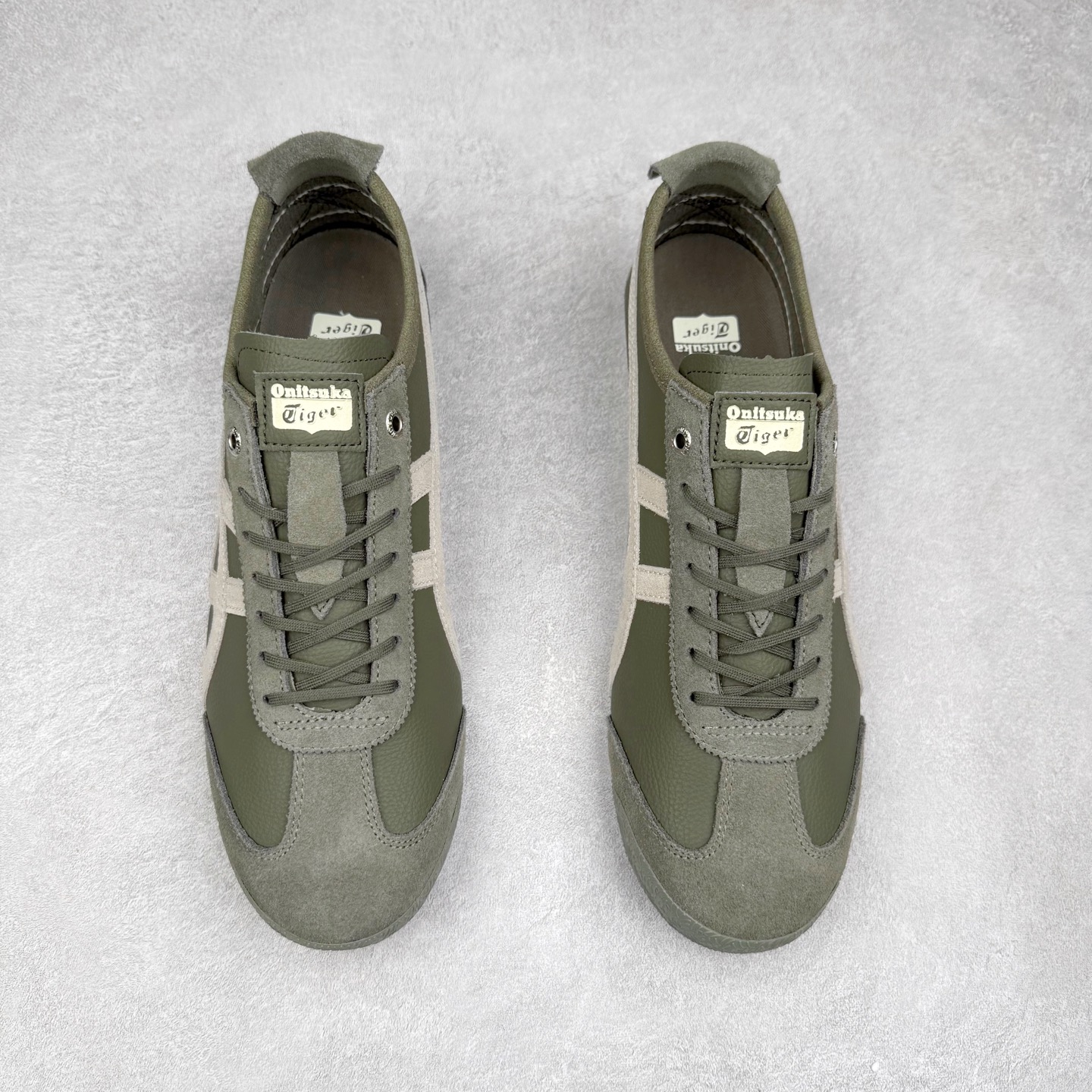 图片[2]-＃C版 Asics Onitsuka Tiger MEXICO 66 亚瑟士鬼冢虎复古经典板鞋 市场王者选手 海外订单工厂出品 长期生产补货永不断码 超成熟稳定的做工品控 原装全套纸板楦头开发 原汁原味 完美呈现版型 私模正确鞋底咬花纹路 一比一鞋头弧度高度鞋身弧度 绝不口嗨 细节品控鞋型随意秒杀市面 原档咬花纹路私模大底 一个单元有六个三角形 总体形拼接呈现花瓣状 官方四联吊牌 原装Ortholite轻量化鞋垫 原盒原配 质保卡 说明书 钢印防尘纸 纸板中底带钢印 乳胶组合鞋垫 支持全方位的对比专柜 产品从款式颜色造型上体现出追求舒适和细节的完美 鞋类更是推崇手工制作的严谨与完美 融舒适性与可穿性的设计风格 注重细节的完美和别致魅力 既保持稳重 又不失轻松的时尚感 尺码：36 37 37.5 38 39 39.5 40 40.5 41.5 42 42.5 43.5 44 45-选品中心