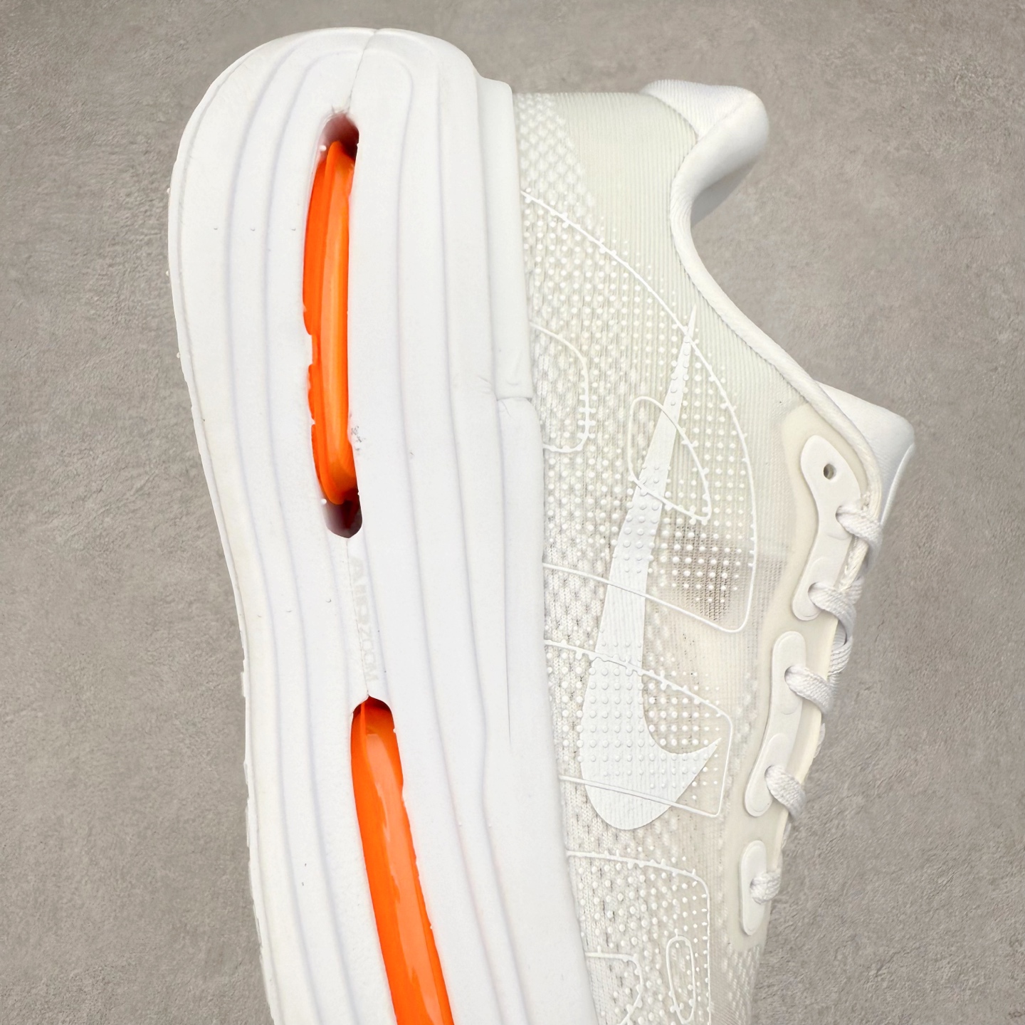 图片[6]-NK Vomero Premium 时尚舒适 网布防滑耐磨 低帮跑步鞋 HQ2050-533 实拍调校N版已经零色差零失真 百分百还原实物色彩所见即所得 不存在货不对板色差等低级问题 选购参考实物拍摄 不混卖不参货 只用心做好货严格选品 承诺混一赔十 尺码：36 36.5 37.5 38 38.5 39 40 40.5 41 42 42.5 43 44 44.5 45-选品中心