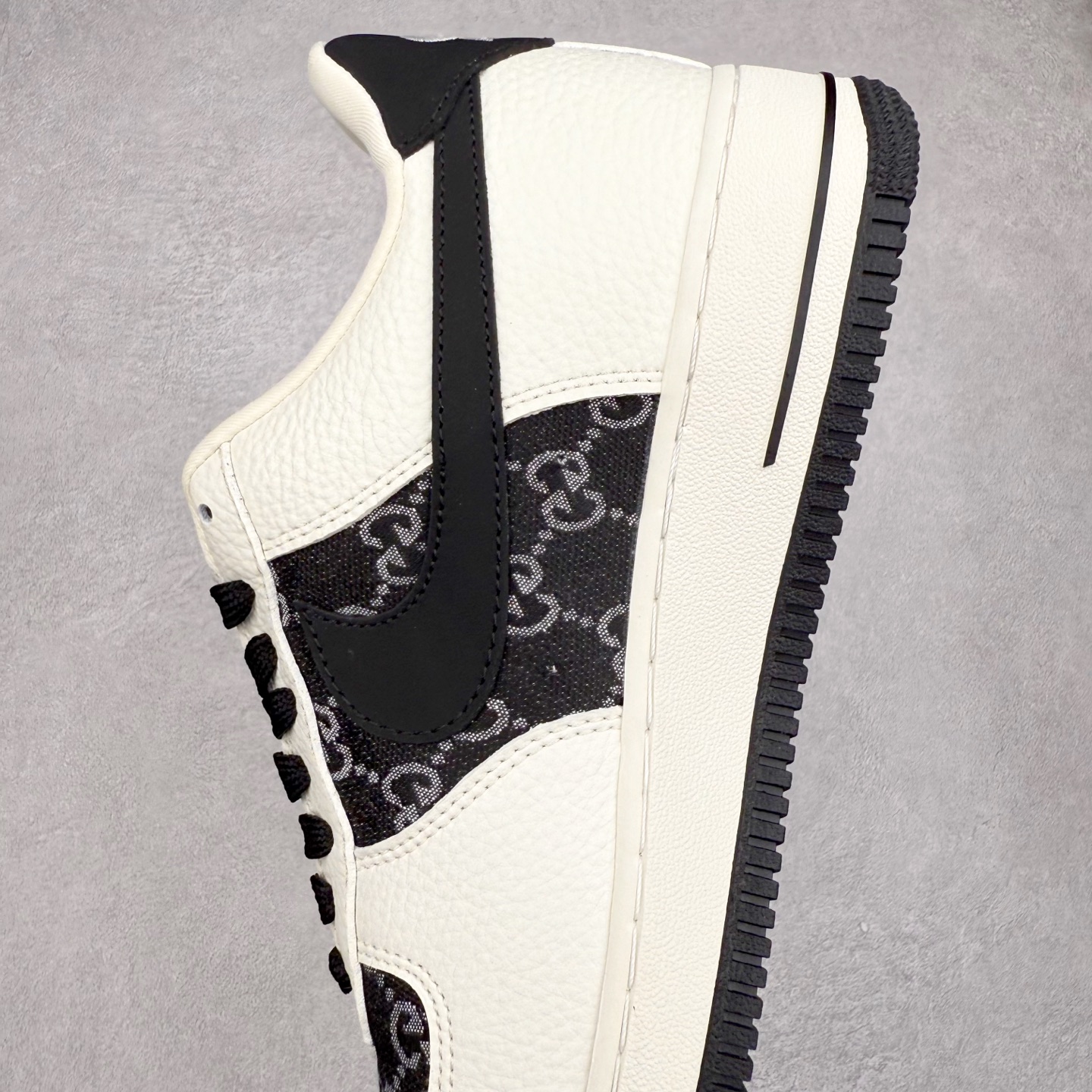 图片[7]-NK Air Force 1´07 Low 空军一号低帮百搭休闲运动板鞋 SC0601-571 柔软、弹性十足的缓震性能和出色的中底设计 横跨复古与现代的外型结合 造就出风靡全球 三十多年的Force 1 直到今天还深受青睐 实拍调校N版已经零色差零失真 百分百还原实物色彩所见即所得 不存在货不对板色差等低级问题 选购参考实物拍摄 不混卖不参货 只用心做好货严格选品 承诺混一赔十 尺码：36 36.5 37.5 38 38.5 39 40 40.5 41 42 42.5 43 44 44.5 45-选品中心