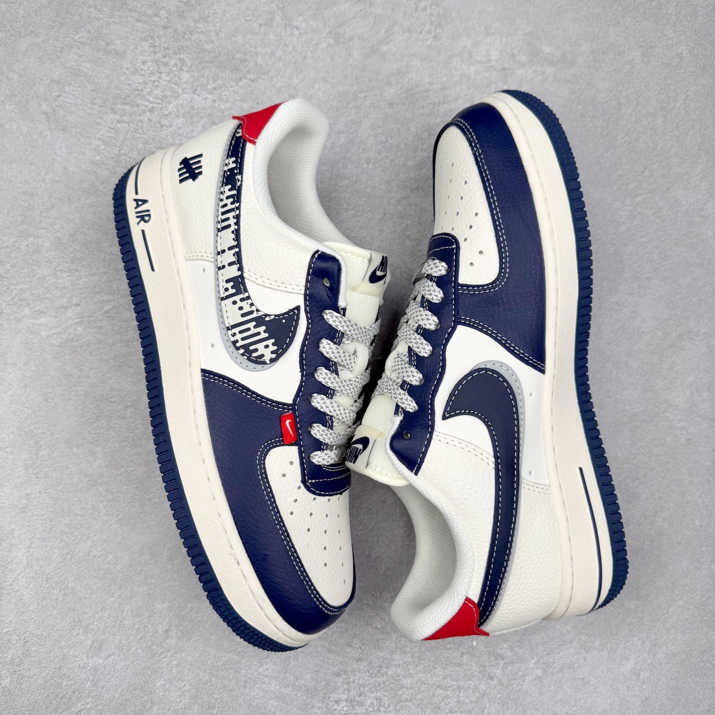 图片[3]-NK Air Force 1´07 Low 空军一号低帮百搭休闲运动板鞋 JP8028-005 柔软、弹性十足的缓震性能和出色的中底设计 横跨复古与现代的外型结合 造就出风靡全球 三十多年的Force 1 直到今天还深受青睐 实拍调校N版已经零色差零失真 百分百还原实物色彩所见即所得 不存在货不对板色差等低级问题 选购参考实物拍摄 不混卖不参货 只用心做好货严格选品 承诺混一赔十 尺码：36 36.5 37.5 38 38.5 39 40 40.5 41 42 42.5 43 44 44.5 45-选品中心