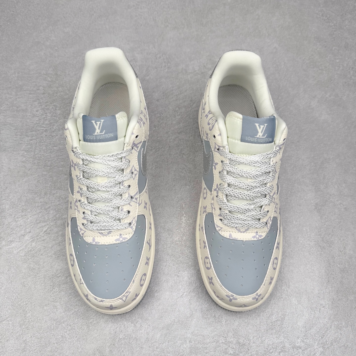 图片[2]-NK Air Force 1´07 Low 空军一号低帮百搭休闲运动板鞋 DF0188-078 柔软、弹性十足的缓震性能和出色的中底设计 横跨复古与现代的外型结合 造就出风靡全球 三十多年的Force 1 直到今天还深受青睐 实拍调校N版已经零色差零失真 百分百还原实物色彩所见即所得 不存在货不对板色差等低级问题 选购参考实物拍摄 不混卖不参货 只用心做好货严格选品 承诺混一赔十 尺码：36 36.5 37.5 38 38.5 39 40 40.5 41 42 42.5 43 44 44.5 45-选品中心