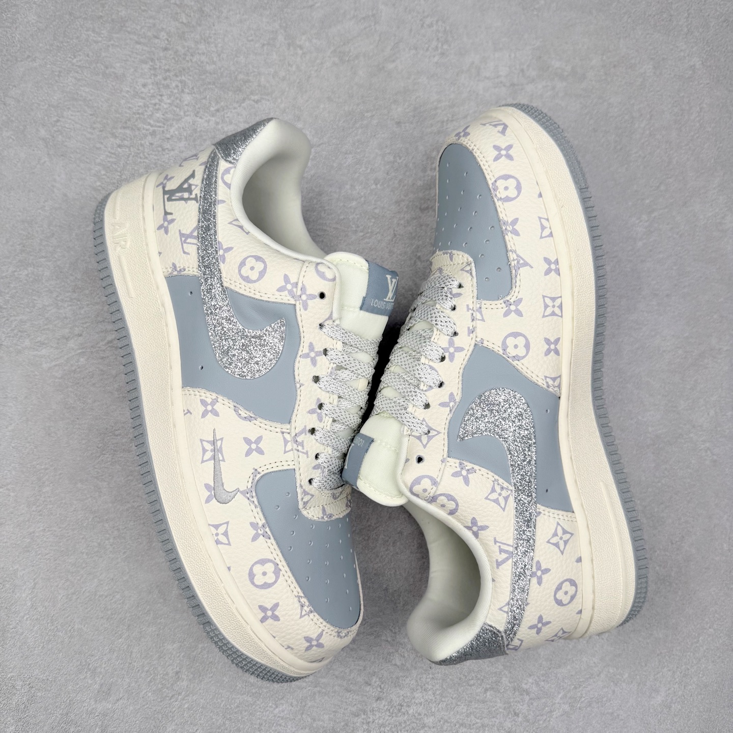 图片[3]-NK Air Force 1´07 Low 空军一号低帮百搭休闲运动板鞋 DF0188-078 柔软、弹性十足的缓震性能和出色的中底设计 横跨复古与现代的外型结合 造就出风靡全球 三十多年的Force 1 直到今天还深受青睐 实拍调校N版已经零色差零失真 百分百还原实物色彩所见即所得 不存在货不对板色差等低级问题 选购参考实物拍摄 不混卖不参货 只用心做好货严格选品 承诺混一赔十 尺码：36 36.5 37.5 38 38.5 39 40 40.5 41 42 42.5 43 44 44.5 45-选品中心