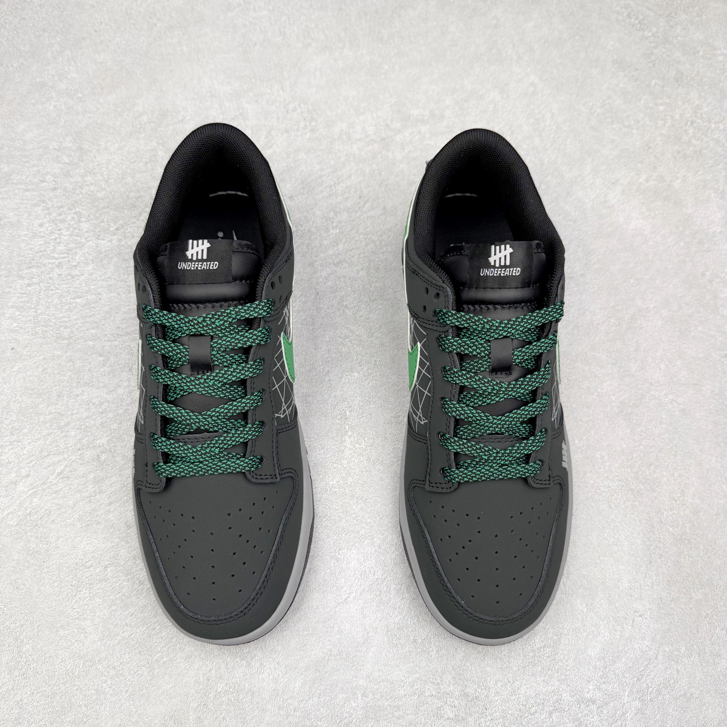 图片[2]-NK Dunk Low 定制配色 QW5836-019 大厂出品 极力推荐 原装头层材料 独家版型蒸餾加工帶來的是更好的视觉和脚感体验大厂纯原品质出货 清洁度 电绣工艺 皮料切割干净无任何毛边 细节完美 实拍调校N版已经零色差零失真 百分百还原实物色彩所见即所得 不存在货不对板色差等低级问题 选购参考实物拍摄 不混卖不参货 只用心做好货严格选品 承诺混一赔十 尺码：36 36.5 37.5 38 38.5 39 40 40.5 41 42 42.5 43 44 44.5 45-选品中心