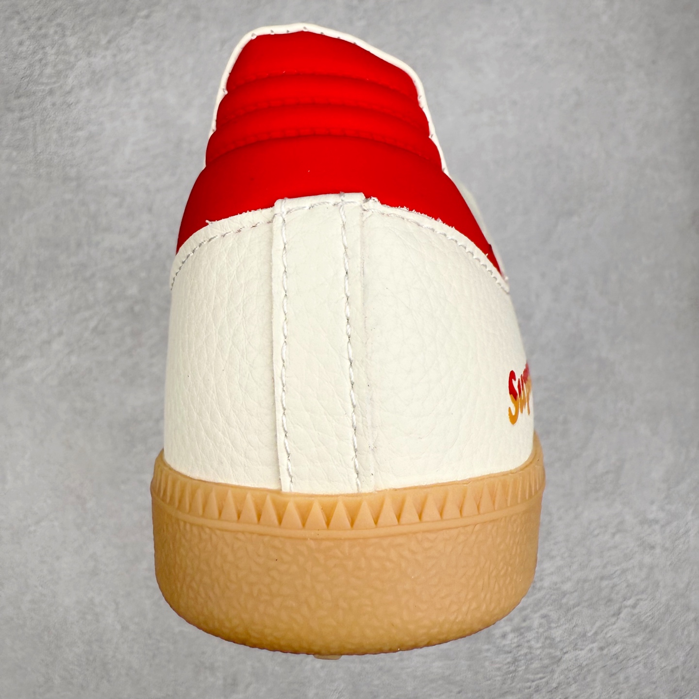 图片[8]-＃C2 AD Original Samba OG 复古经典轻便板鞋 定制配色 DX0006 这款桑巴鞋展示了高质量的工艺 带有装饰的超锁缝制和无缝的手感 柔软、柔软的皮革造型和标志性的3条纹完成了精致的外观 正规合身鞋带 鞋面上有绒面鞋垫 橡胶鞋底 享受正畸套筒软感 自50年代首次亮相以来就一直在赢得粉丝的青睐 尺码：36 36.5 37.5 38 38.5 39 40 40.5 41 42 42.5 43 44 44.5 45-选品中心