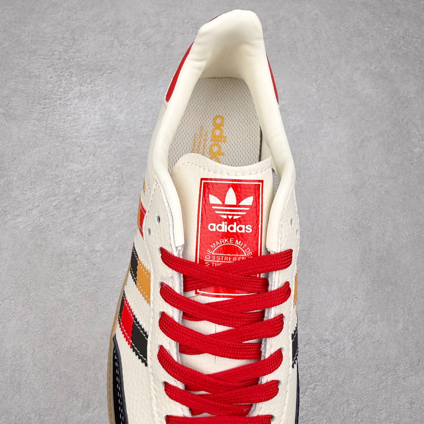 图片[5]-＃C2 AD Original Samba OG 复古经典轻便板鞋 定制配色 DX0006 这款桑巴鞋展示了高质量的工艺 带有装饰的超锁缝制和无缝的手感 柔软、柔软的皮革造型和标志性的3条纹完成了精致的外观 正规合身鞋带 鞋面上有绒面鞋垫 橡胶鞋底 享受正畸套筒软感 自50年代首次亮相以来就一直在赢得粉丝的青睐 尺码：36 36.5 37.5 38 38.5 39 40 40.5 41 42 42.5 43 44 44.5 45-选品中心