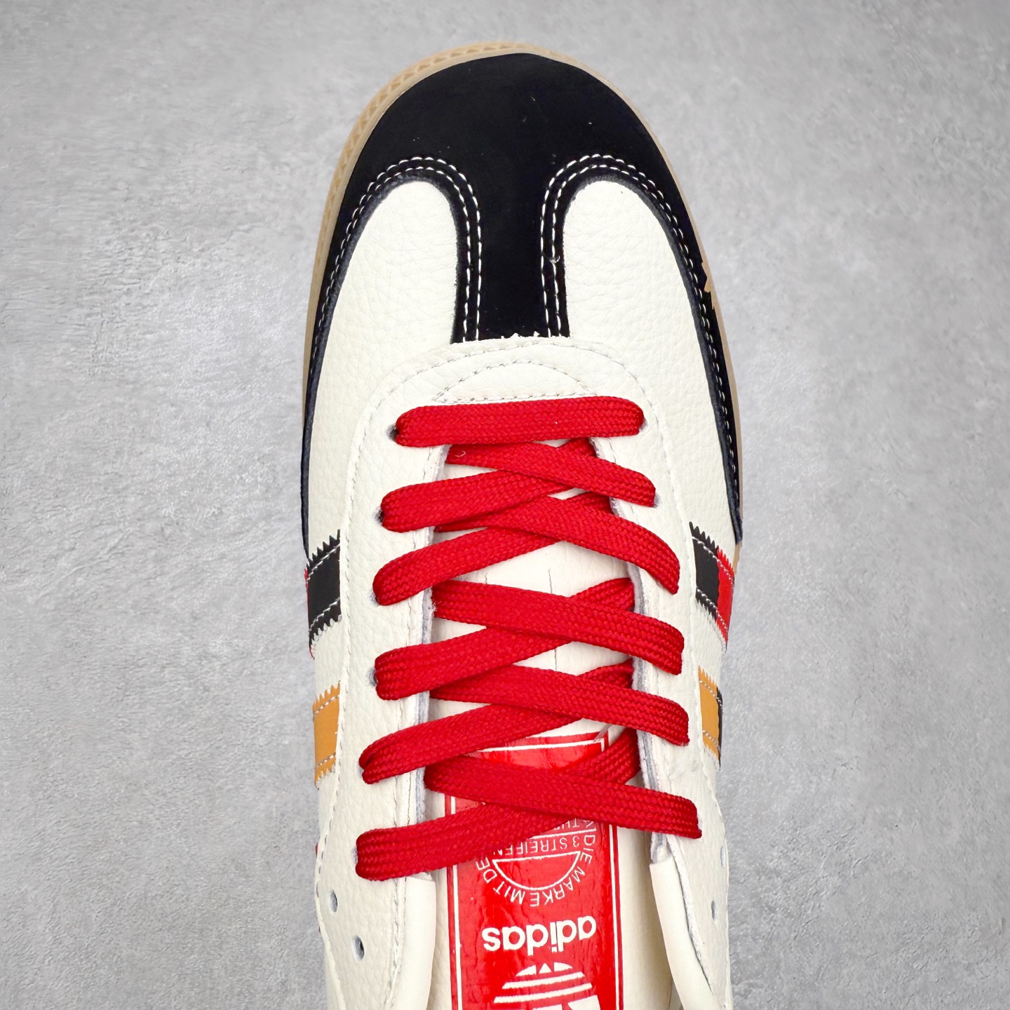 图片[4]-＃C2 AD Original Samba OG 复古经典轻便板鞋 定制配色 DX0006 这款桑巴鞋展示了高质量的工艺 带有装饰的超锁缝制和无缝的手感 柔软、柔软的皮革造型和标志性的3条纹完成了精致的外观 正规合身鞋带 鞋面上有绒面鞋垫 橡胶鞋底 享受正畸套筒软感 自50年代首次亮相以来就一直在赢得粉丝的青睐 尺码：36 36.5 37.5 38 38.5 39 40 40.5 41 42 42.5 43 44 44.5 45-选品中心