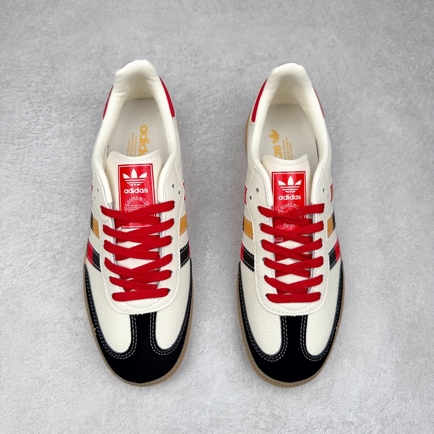 图片[2]-＃C2 AD Original Samba OG 复古经典轻便板鞋 定制配色 DX0006 这款桑巴鞋展示了高质量的工艺 带有装饰的超锁缝制和无缝的手感 柔软、柔软的皮革造型和标志性的3条纹完成了精致的外观 正规合身鞋带 鞋面上有绒面鞋垫 橡胶鞋底 享受正畸套筒软感 自50年代首次亮相以来就一直在赢得粉丝的青睐 尺码：36 36.5 37.5 38 38.5 39 40 40.5 41 42 42.5 43 44 44.5 45-选品中心