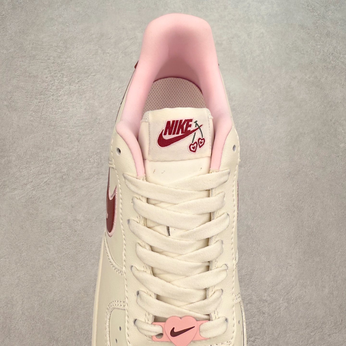 图片[5]-＃福利特价 NK Air Force 1´07 Low 空军一号低帮百搭休闲运动板鞋 柔软、弹性十足的缓震性能和出色的中底设计 横跨复古与现代的外型结合 造就出风靡全球 三十多年的Force 1 直到今天还深受青睐 尺码：36 36.5 37.5 38 38.5 39 40 40.5 41 42 42.5 43 44 44.5 45-选品中心