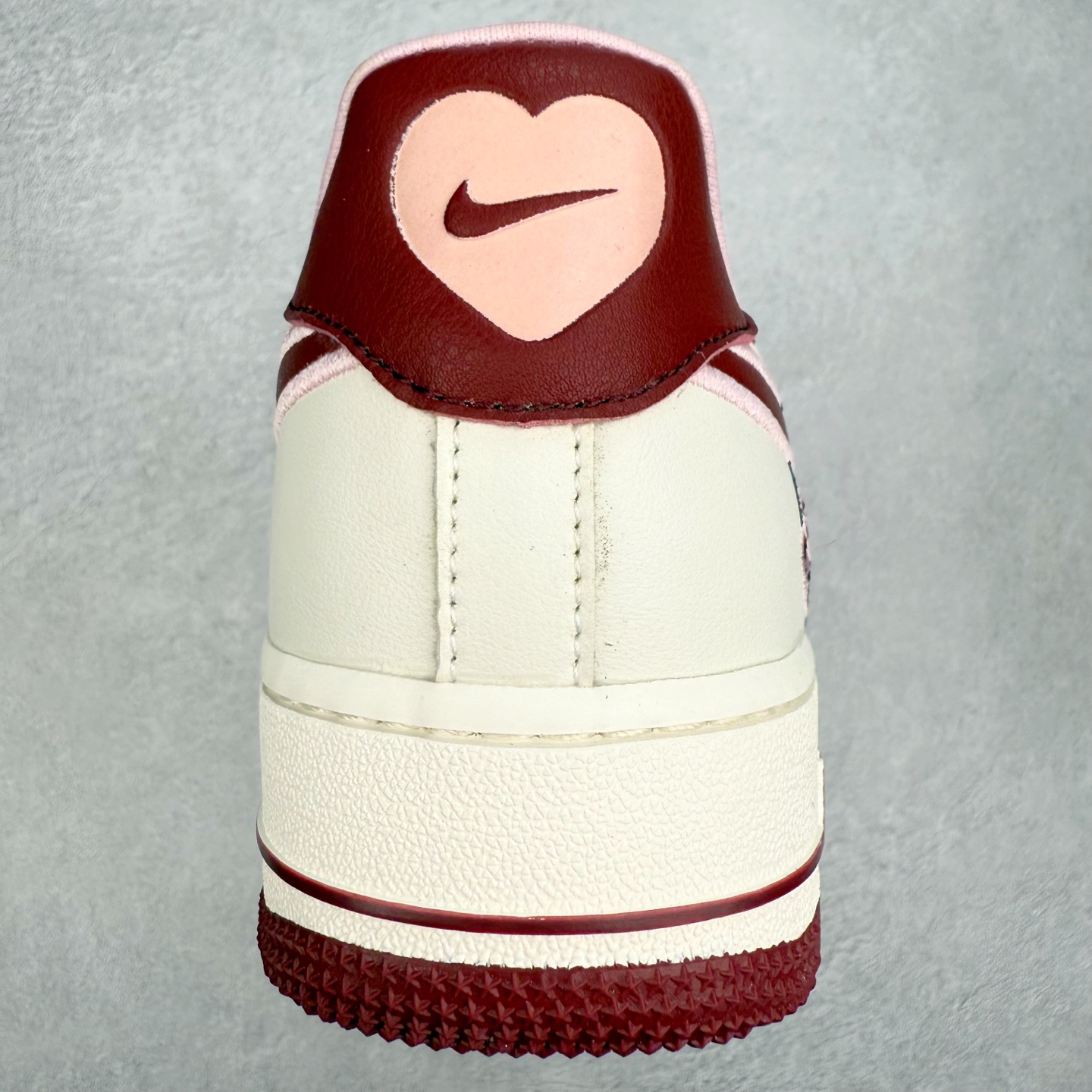 图片[8]-＃福利特价 NK Air Force 1´07 Low 空军一号低帮百搭休闲运动板鞋 柔软、弹性十足的缓震性能和出色的中底设计 横跨复古与现代的外型结合 造就出风靡全球 三十多年的Force 1 直到今天还深受青睐 尺码：36 36.5 37.5 38 38.5 39 40 40.5 41 42 42.5 43 44 44.5 45-选品中心